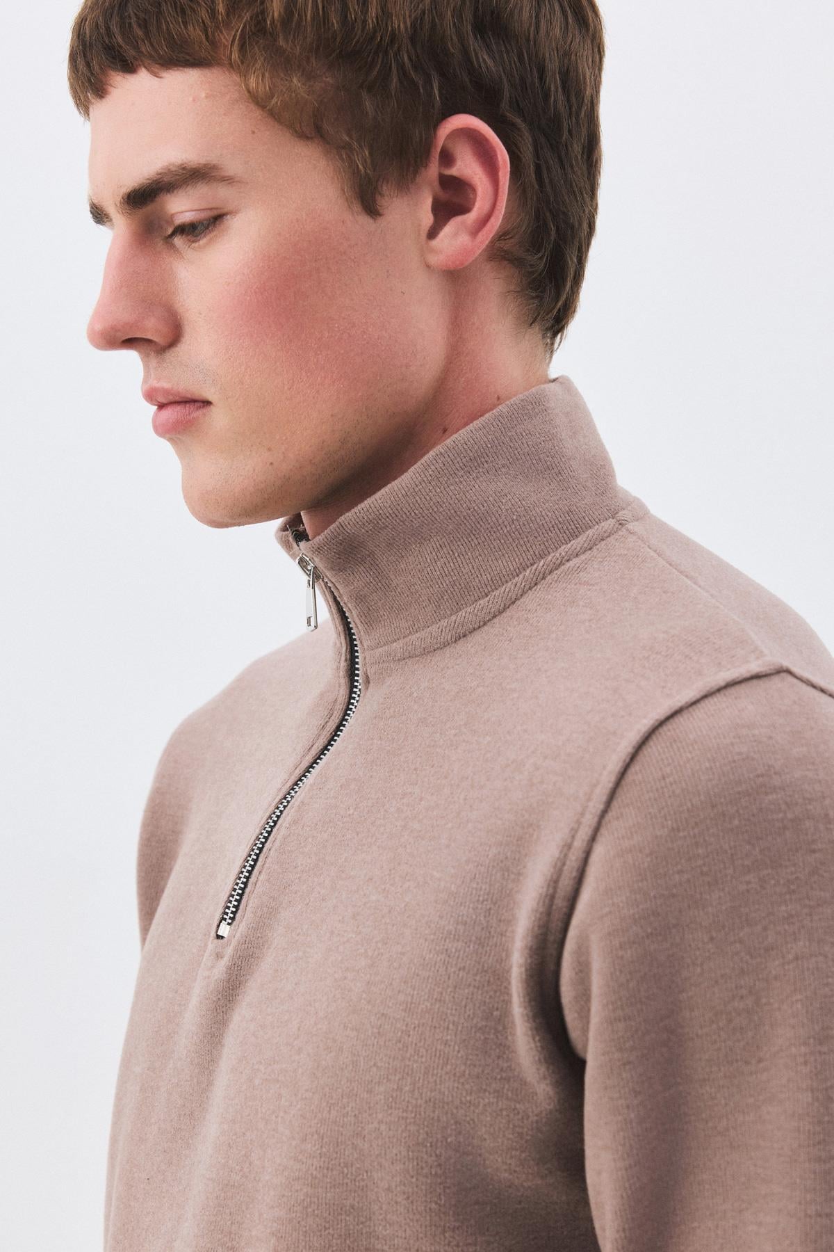 Erkek Standart Fit Pamuklu Selanik Kumaş Yarım Fermuarlı Dik Yaka Sweatshirt Camel