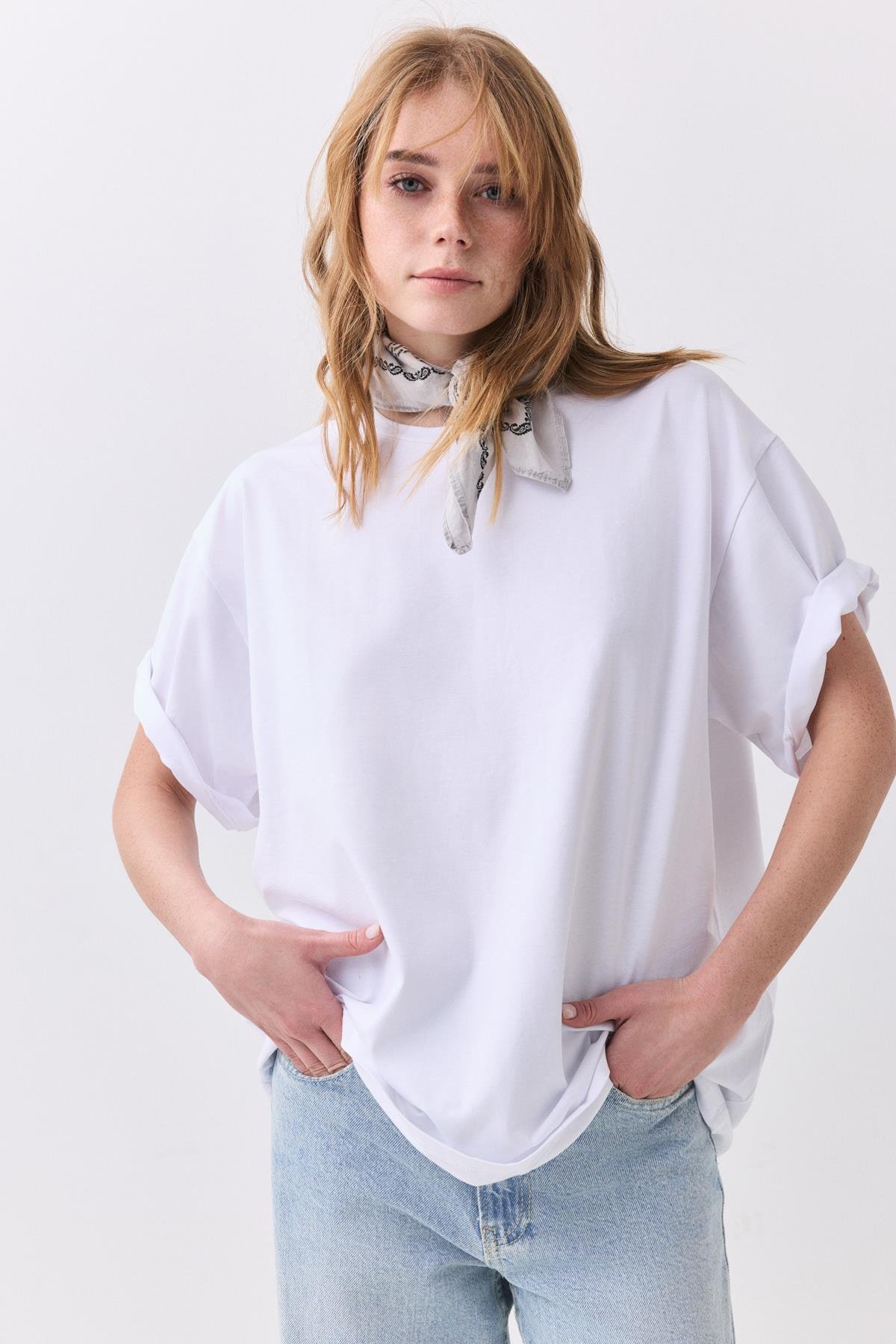 Kadın Pamuk Oversize Basic Tshirt Beyaz 5012