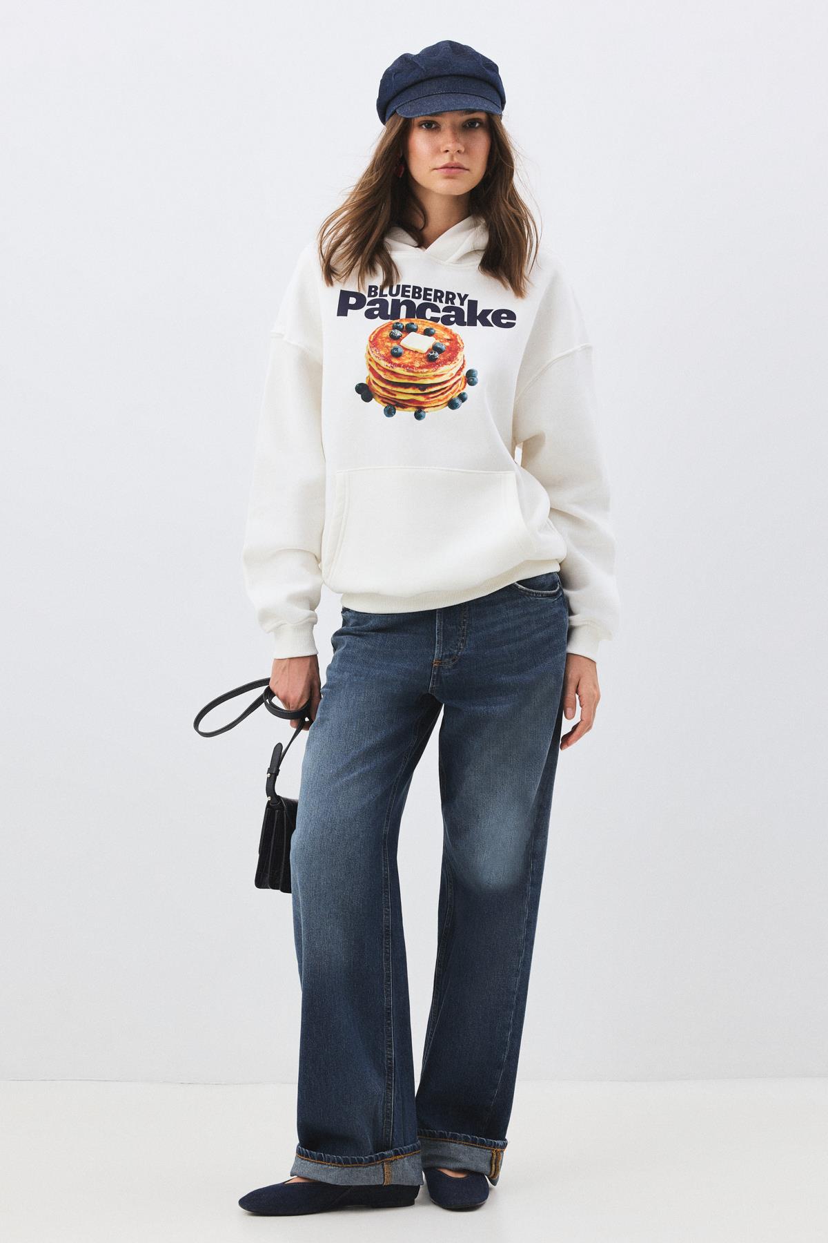 Kadın Blueberry Pancake Sweatshirt Beyaz