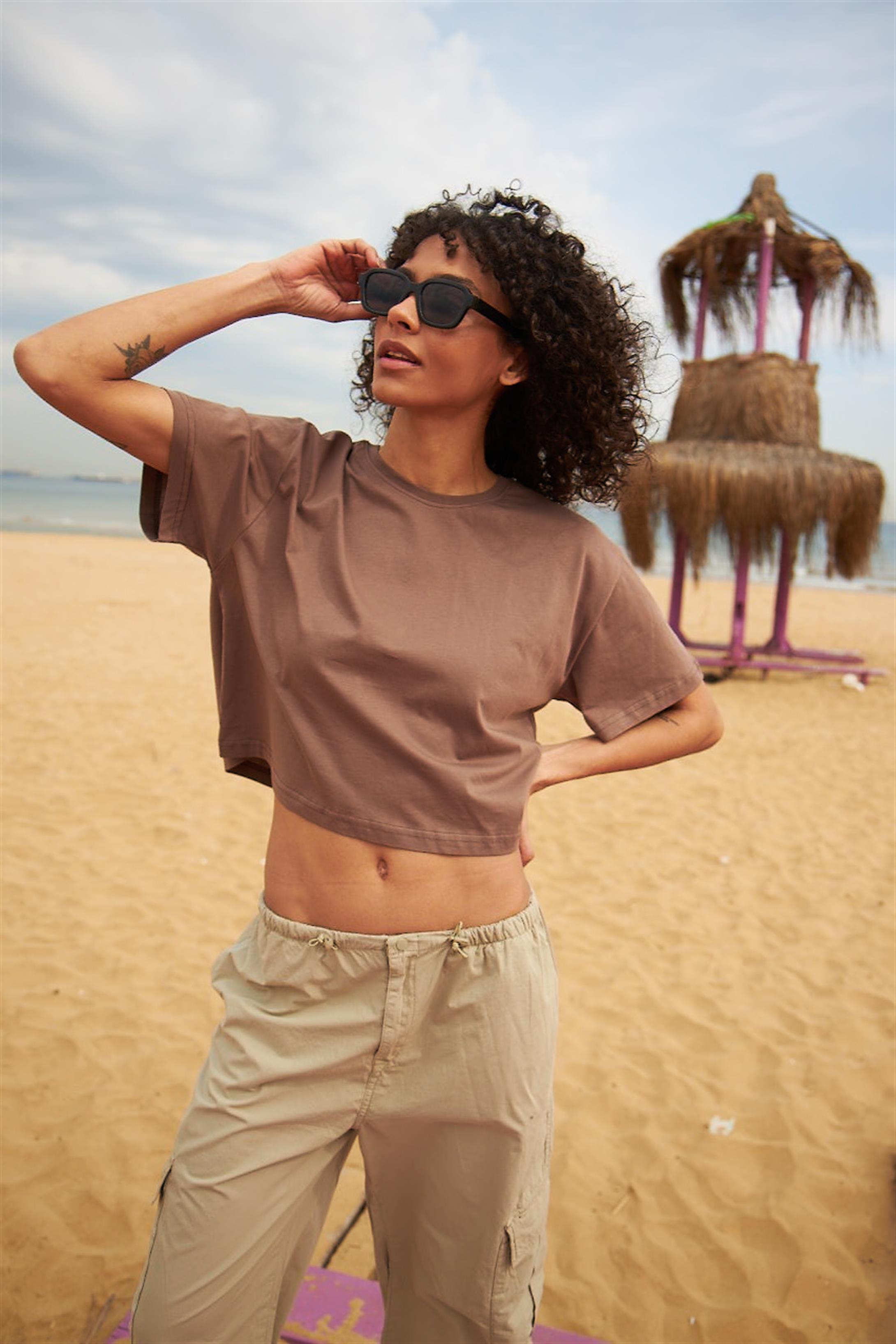 Trendiz Kadın Crop Tshirt Kahve