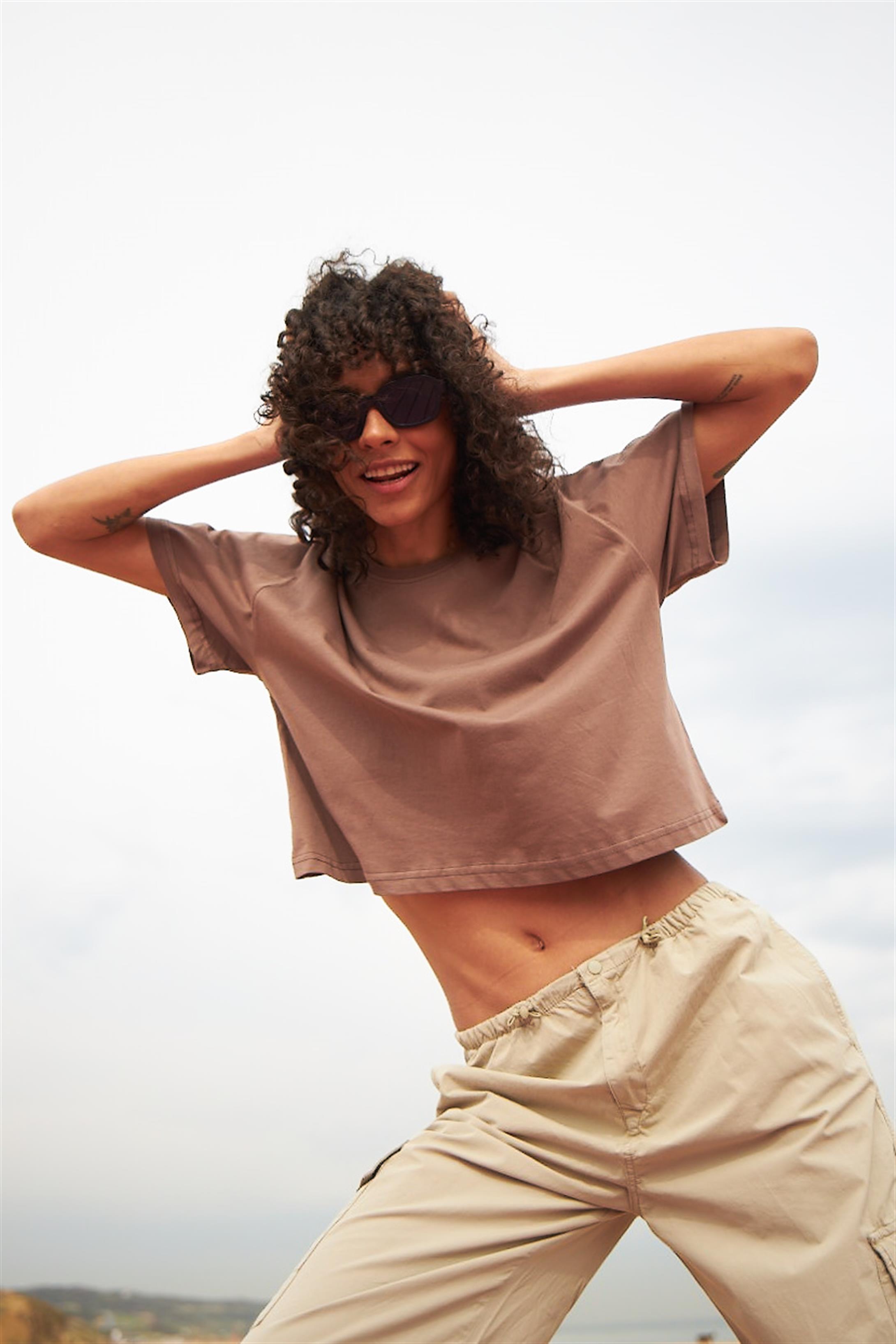 Trendiz Kadın Crop Tshirt Kahve