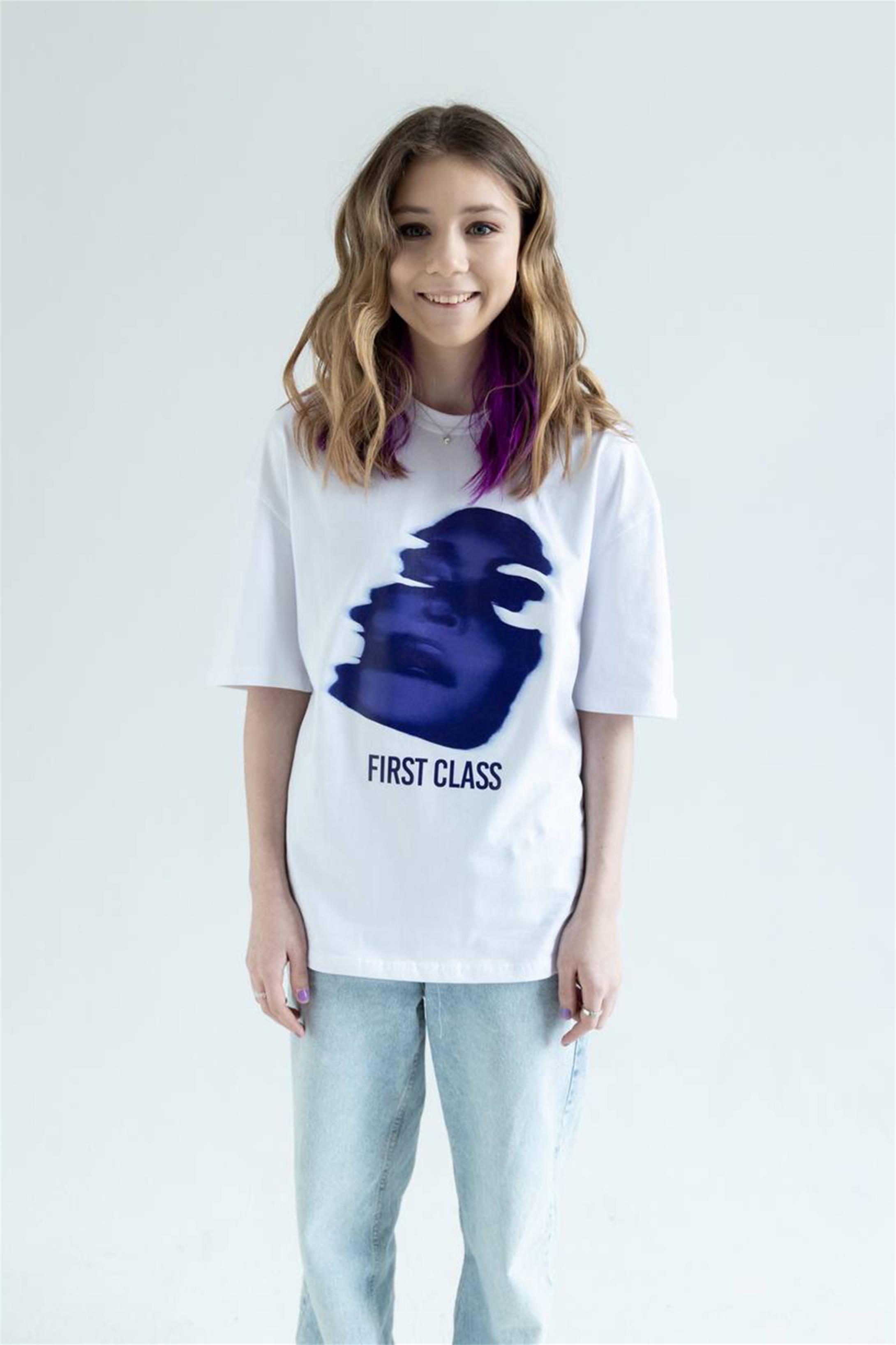 Trendiz Unisex First Class Beyaz Tshirt