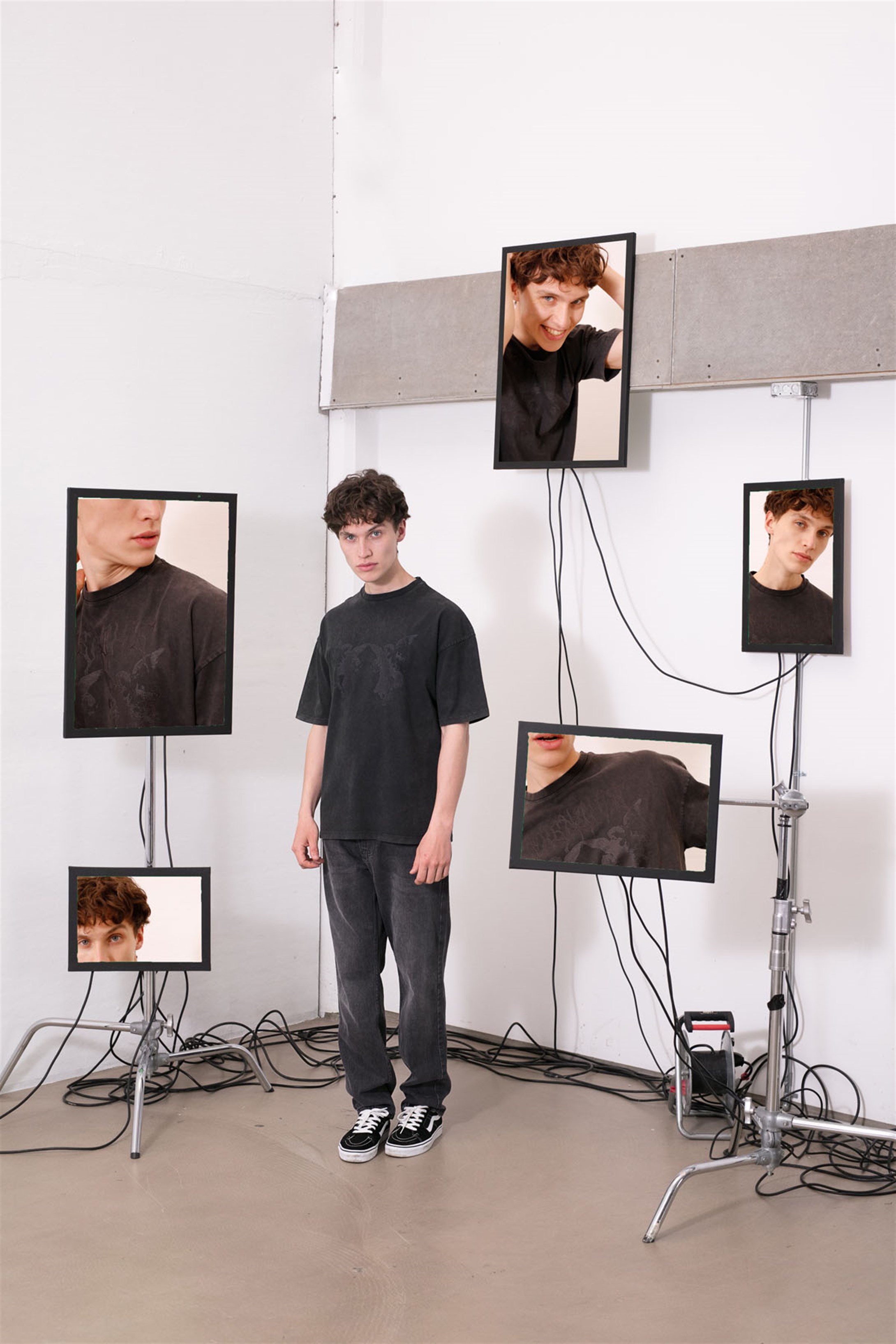 Trendiz Unisex Gothic Angel Yıkamalı Antrasit Tshirt