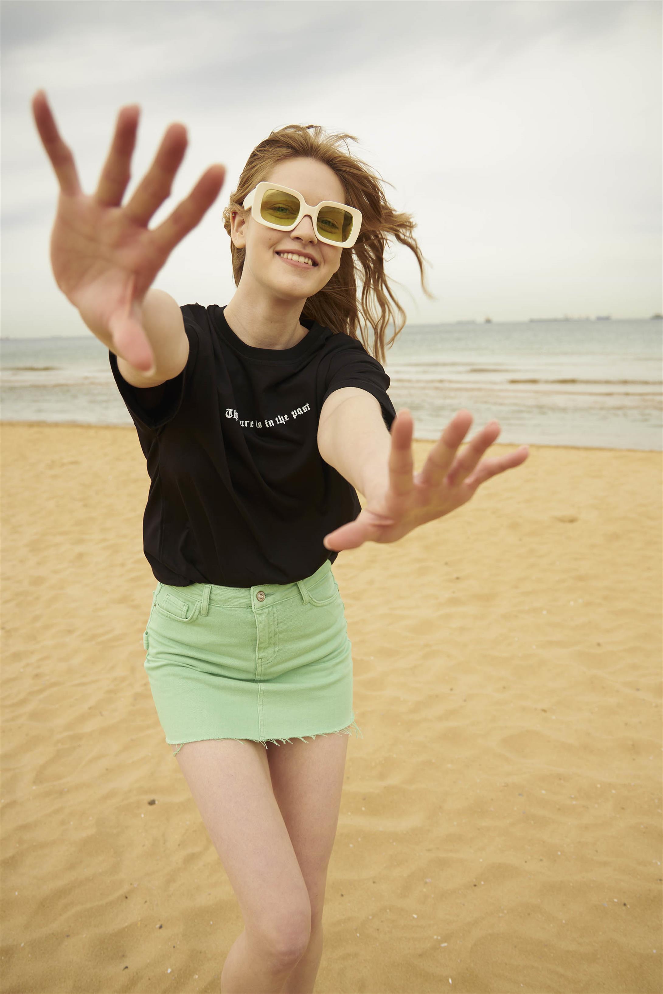 Trendiz Unisex Love is Love Tshirt Siyah