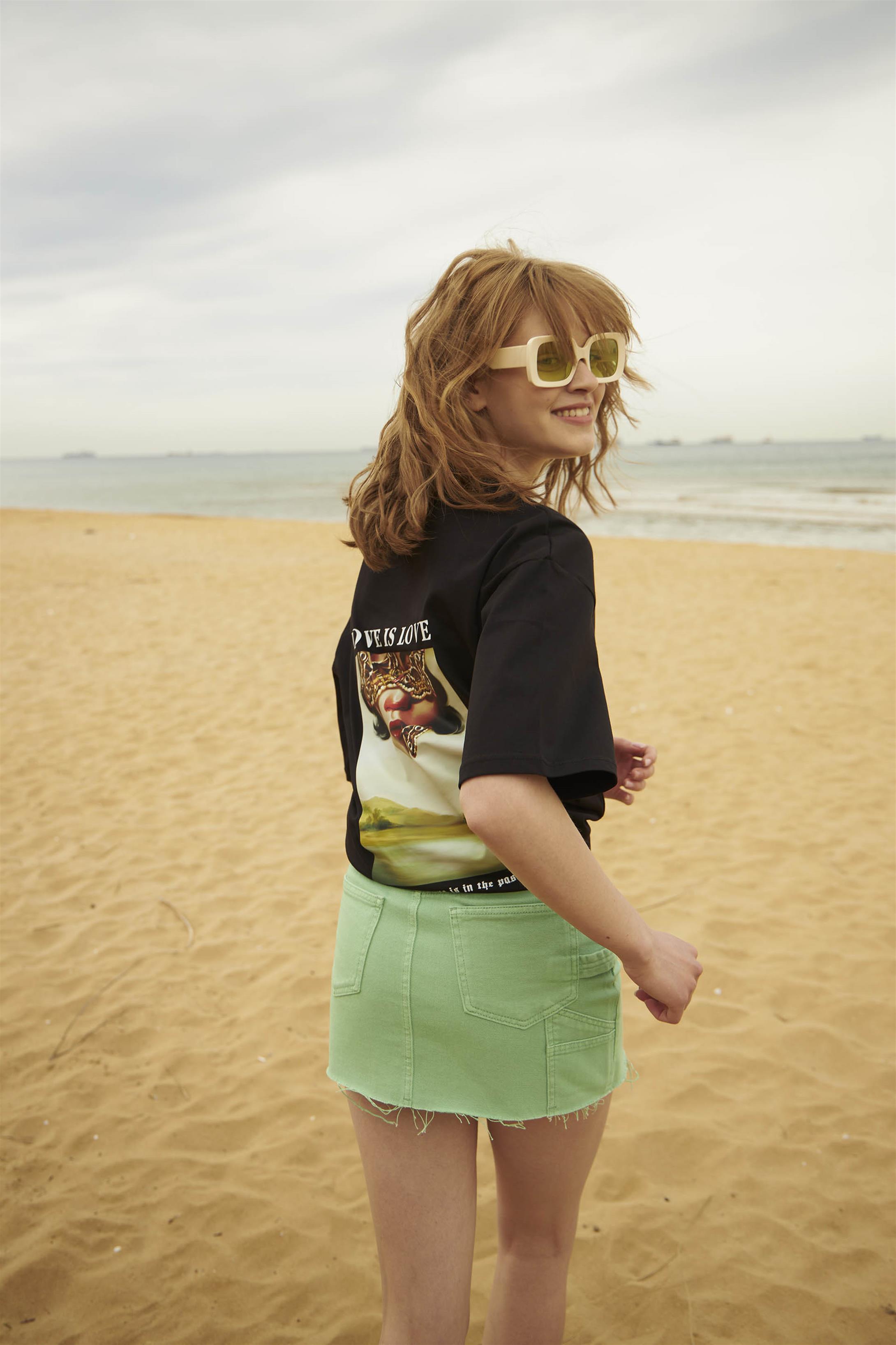 Trendiz Unisex Love is Love Tshirt Siyah
