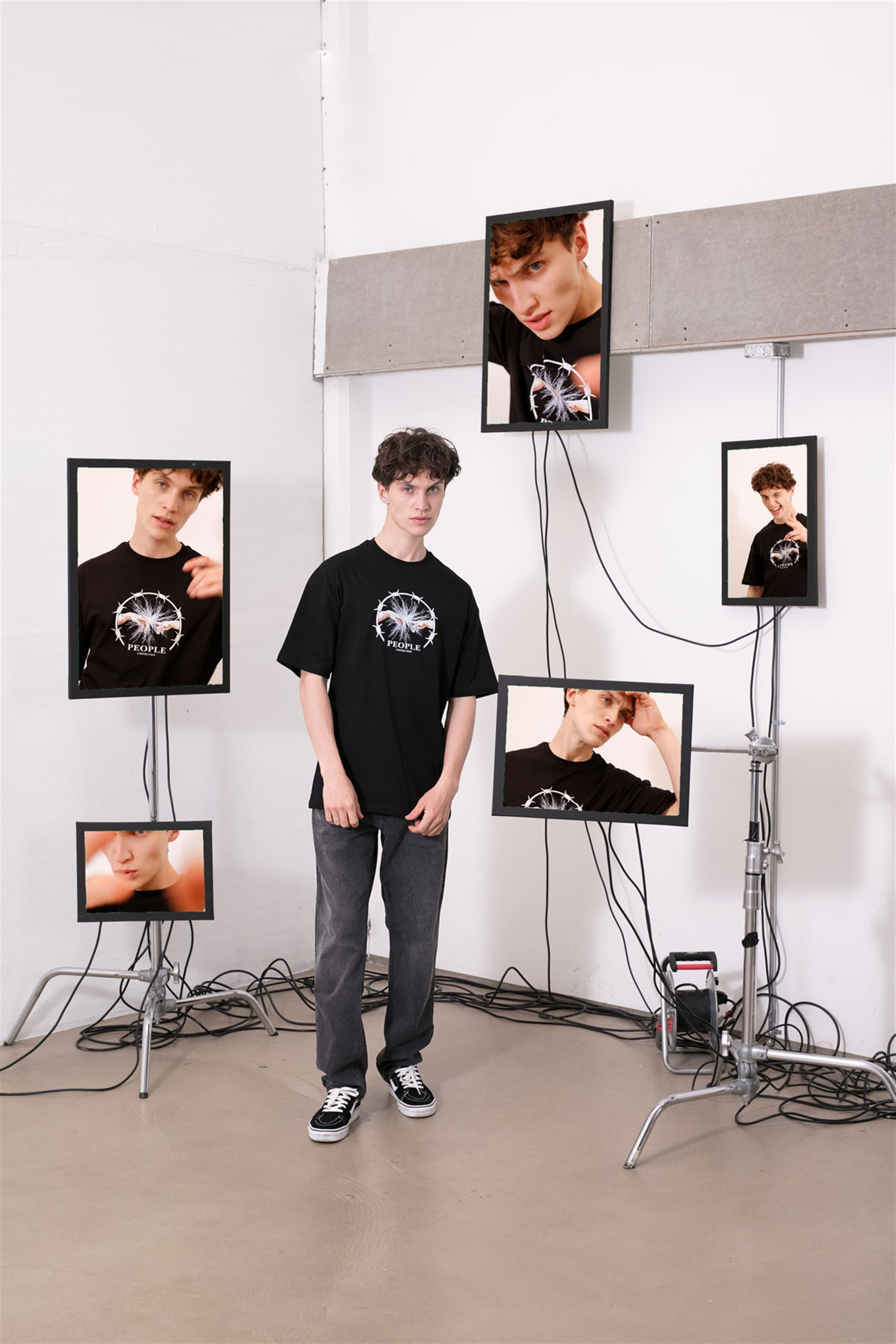 Trendiz Unisex People Connection Siyah Tshirt