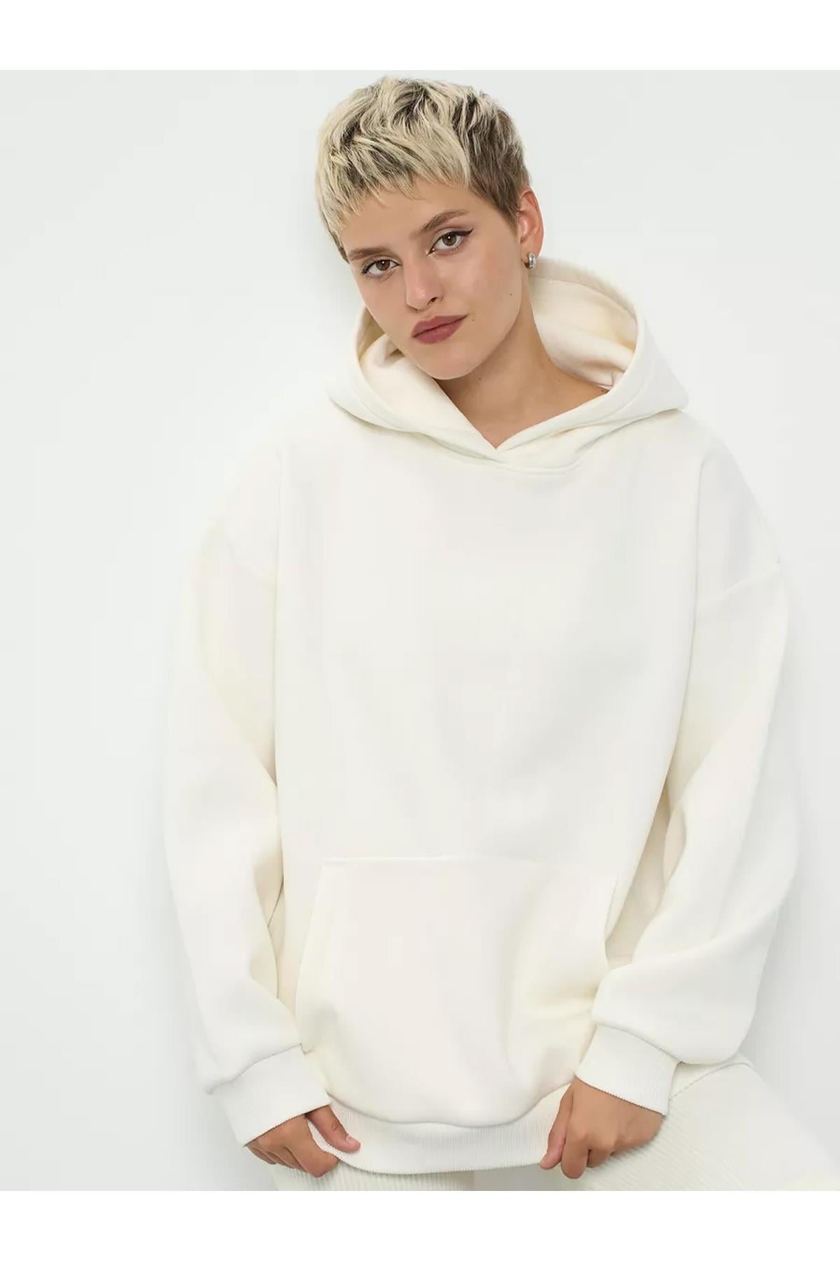 Unisex Moves With Love Sweatshirt Beyaz