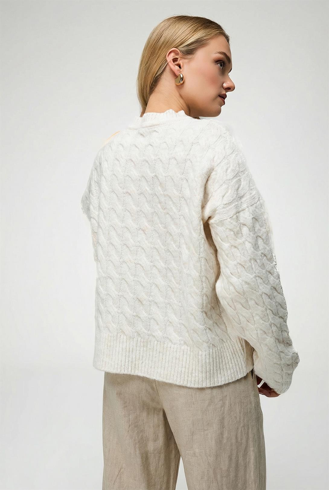 Kadın Baklava Desenli Kazak Beyaz