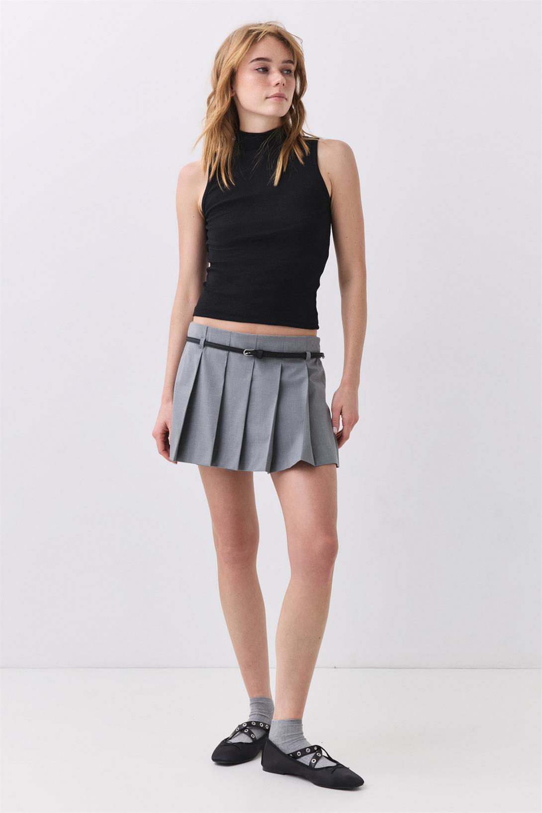 Kadın Balıkçı Yaka Kolsuz Bluz Siyah 9020