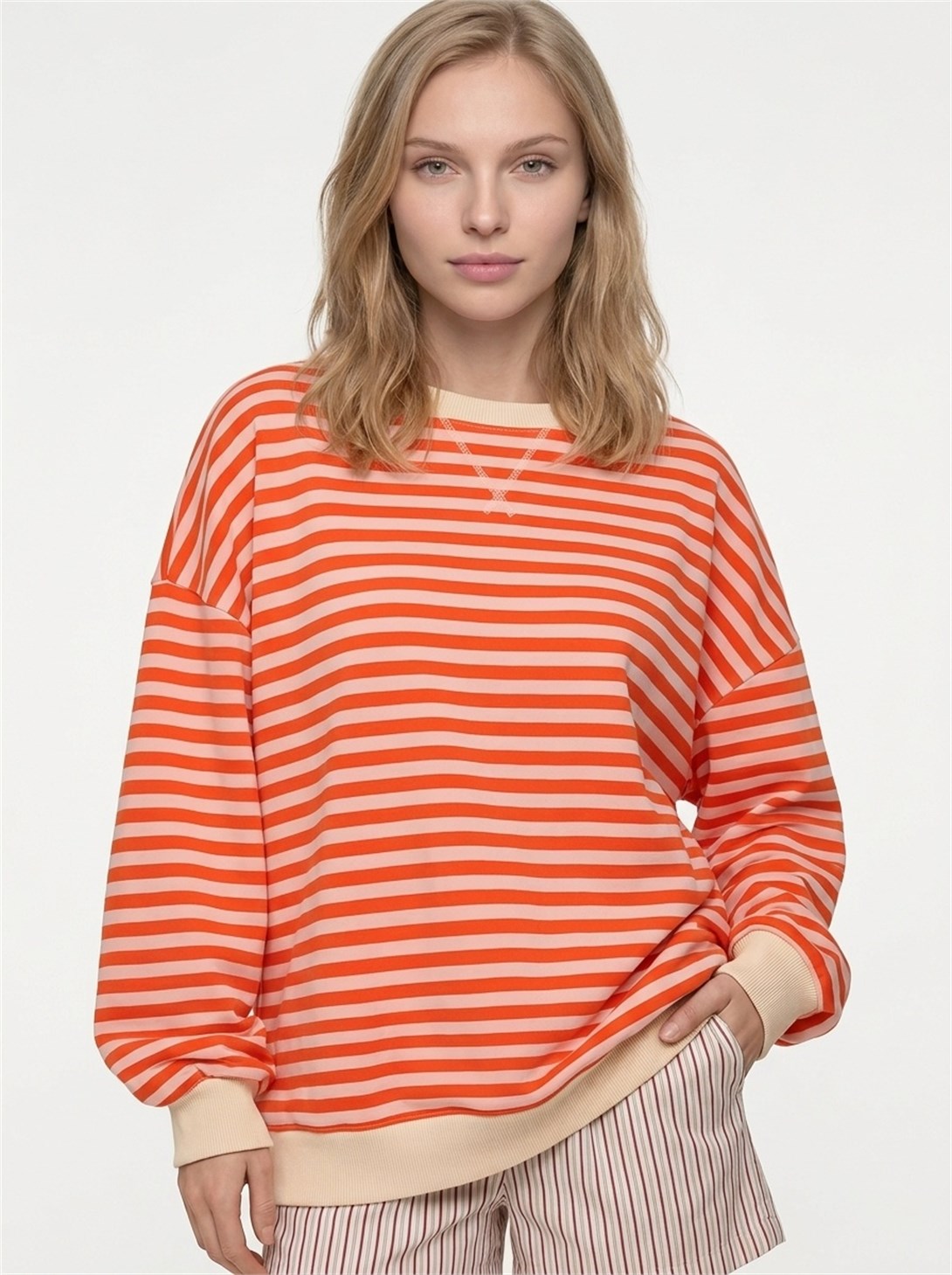 Kadın Çizgili Ribanalı Oversize Sweatshirt Turuncu Pembe 