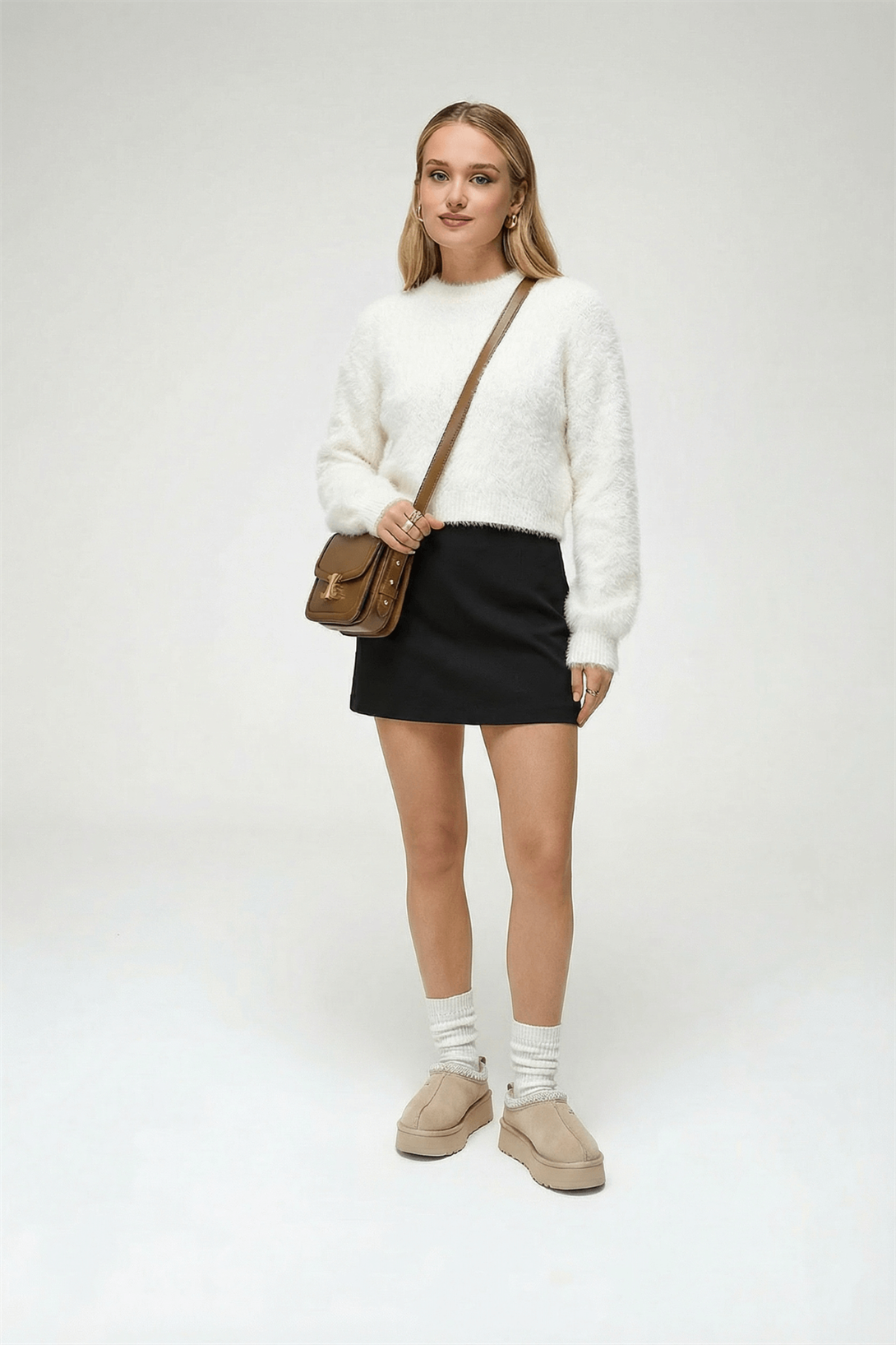 Kadın Peluş Görünümlü Sakallı Bisiklet Yaka Kazak Beyaz 