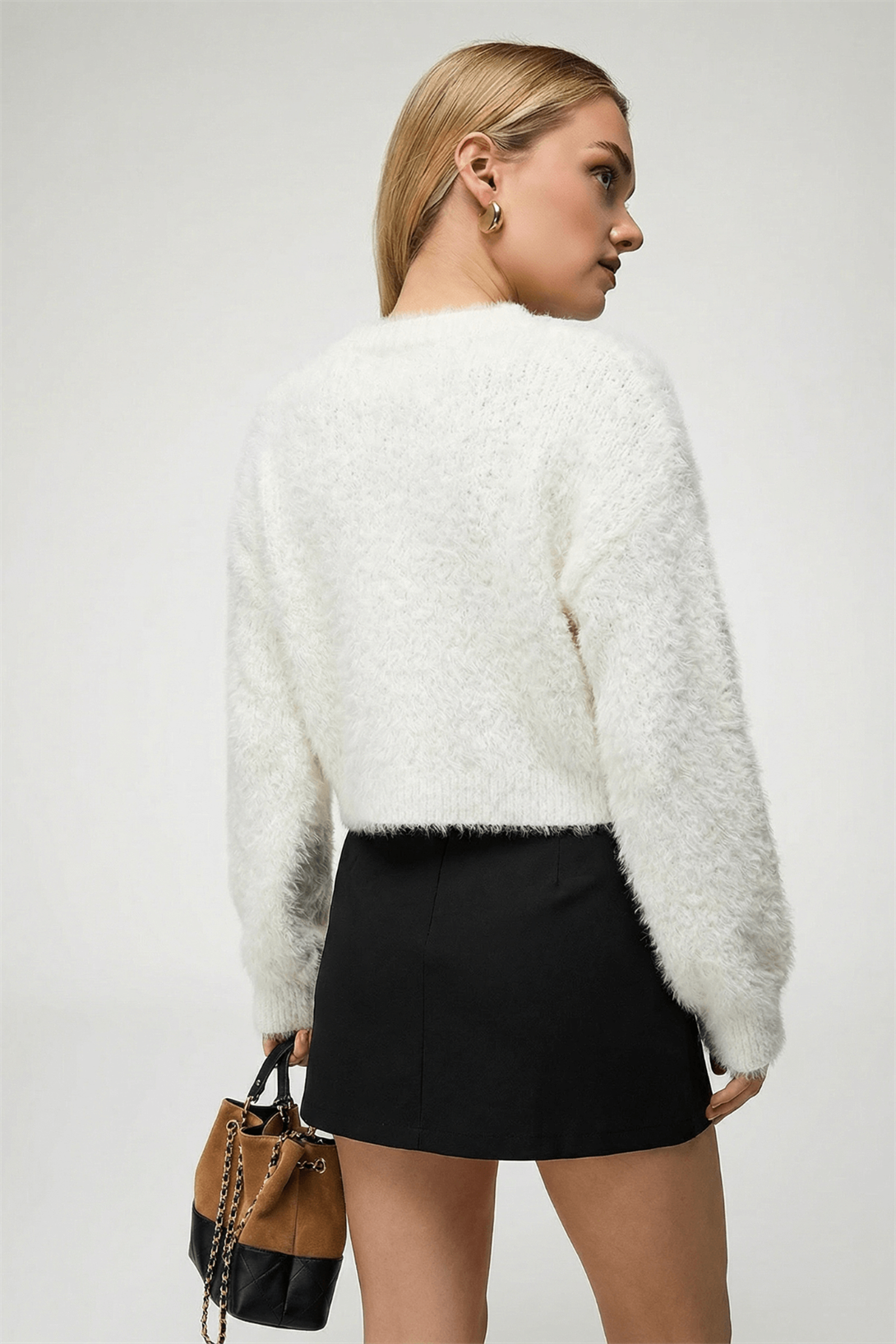 Kadın Peluş Görünümlü Sakallı Bisiklet Yaka Kazak Beyaz 