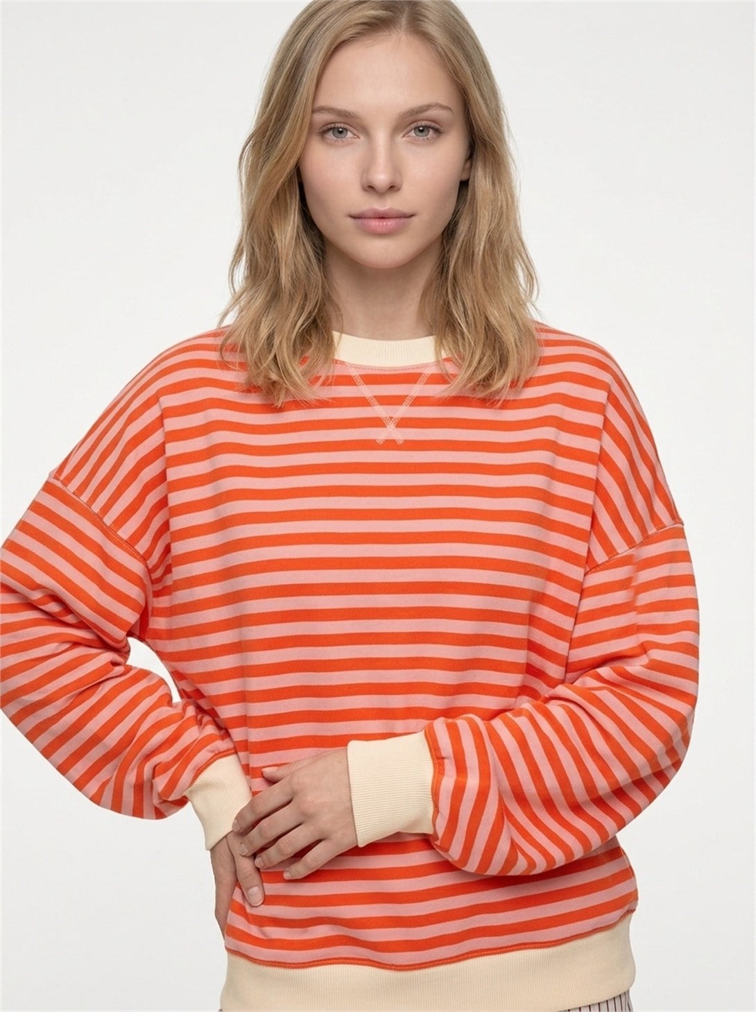 Kadın Çizgili Ribanalı Oversize Sweatshirt Turuncu Pembe 