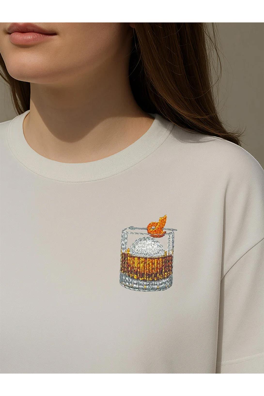 Unisex Premium Old Fashioned Nakışlı Tshirt Beyaz