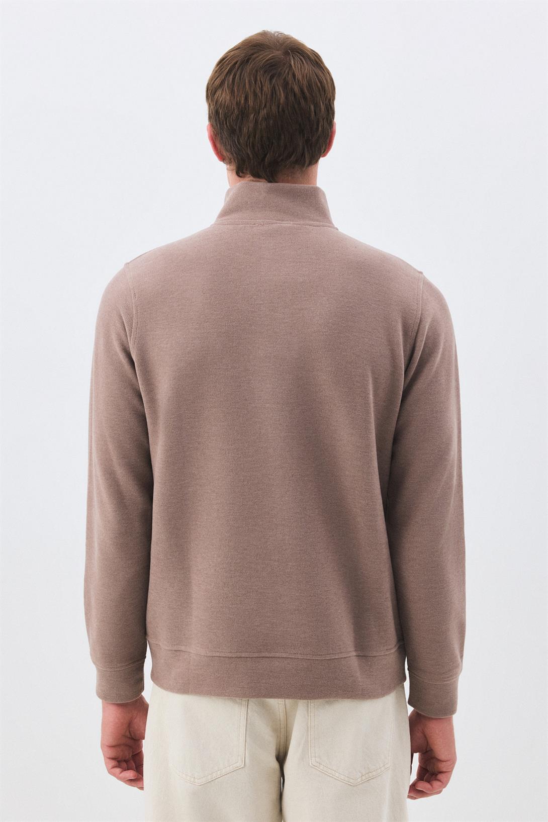 Erkek Standart Fit Pamuklu Selanik Kumaş Yarım Fermuarlı Dik Yaka Sweatshirt Camel