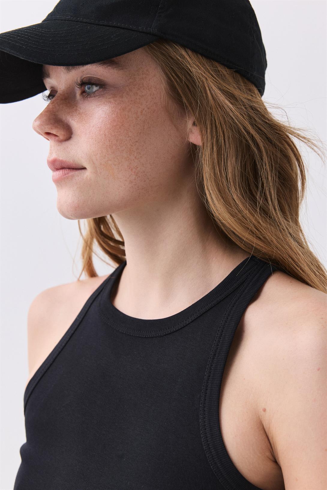 Kadın Slim Fit Dar Kalıp Sıfır Kol Bisiklet Yaka Örme Crop Atlet Siyah  9013