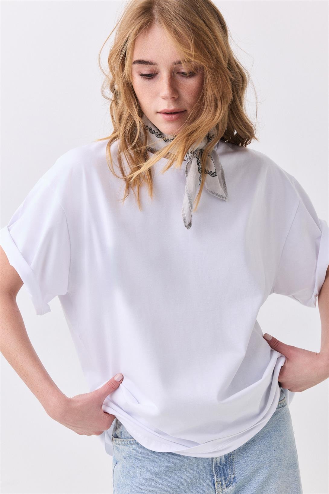 Kadın Pamuk Oversize Basic Tshirt Beyaz 5012