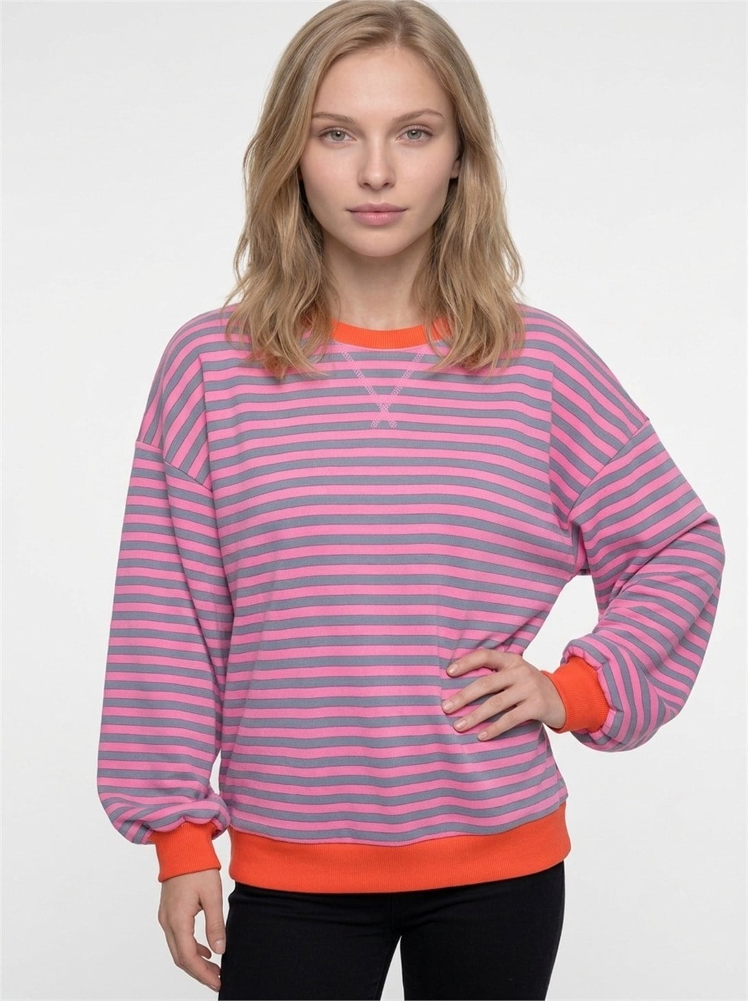 Kadın Çizgili Ribanalı Oversize Sweatshirt Gri Pembe