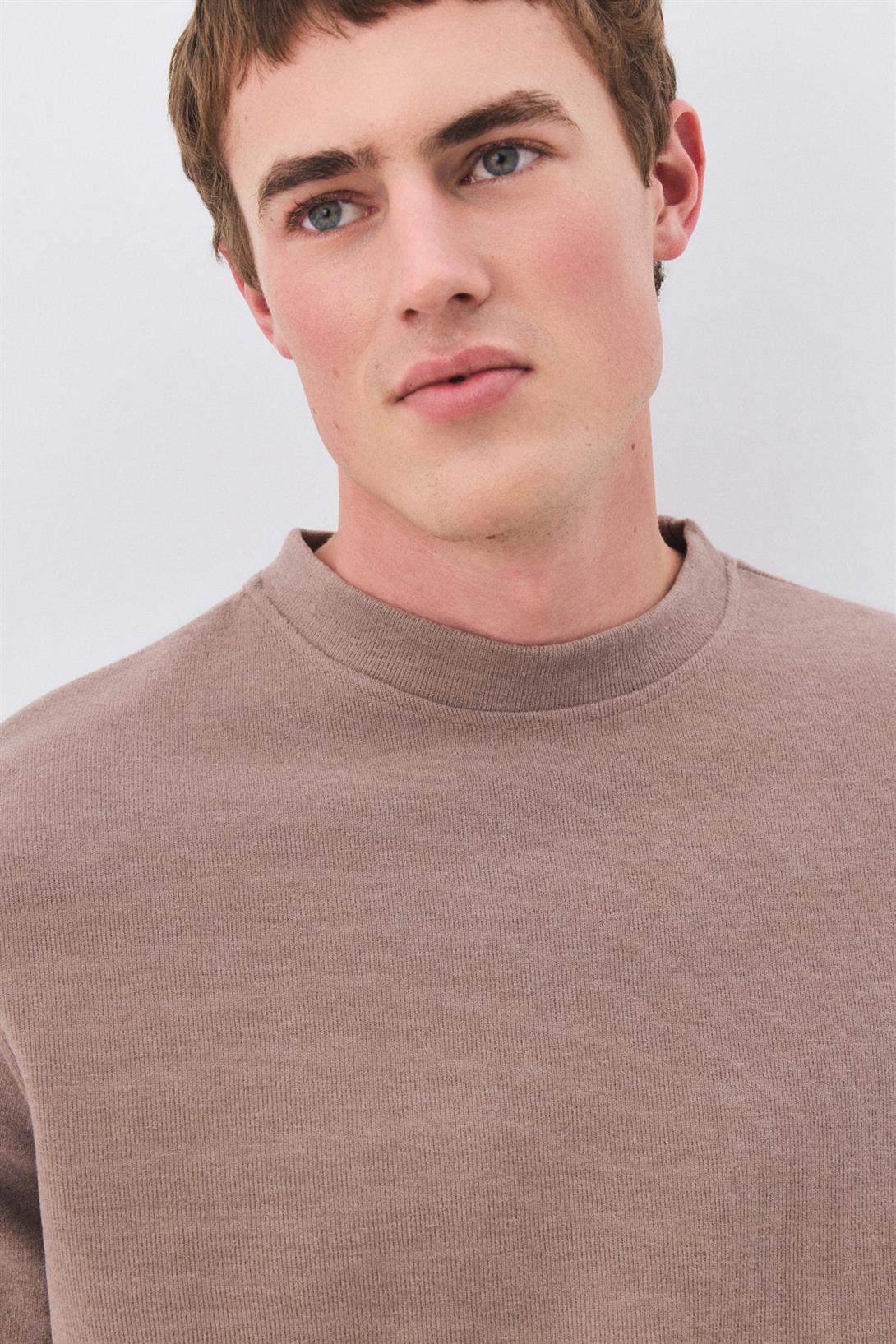 Erkek Slim Fit Pamuklu Selanik Kumaş Bisiklet Yaka Sweatshirt Camel