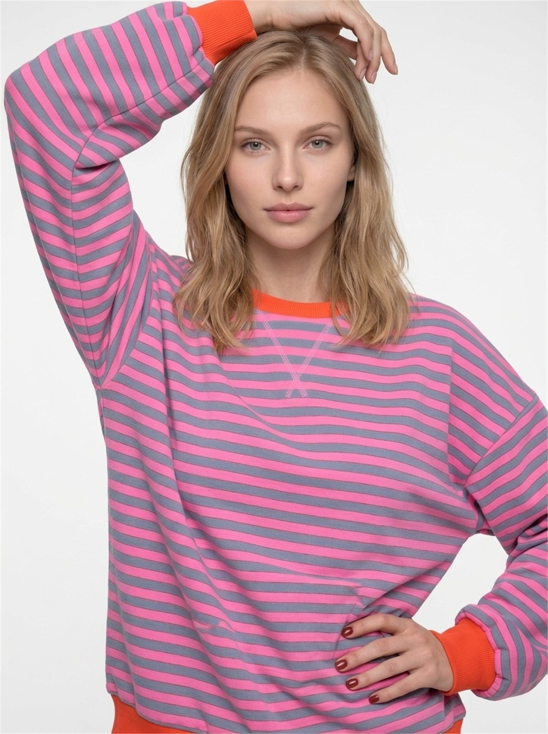 Kadın Çizgili Ribanalı Oversize Sweatshirt Gri Pembe