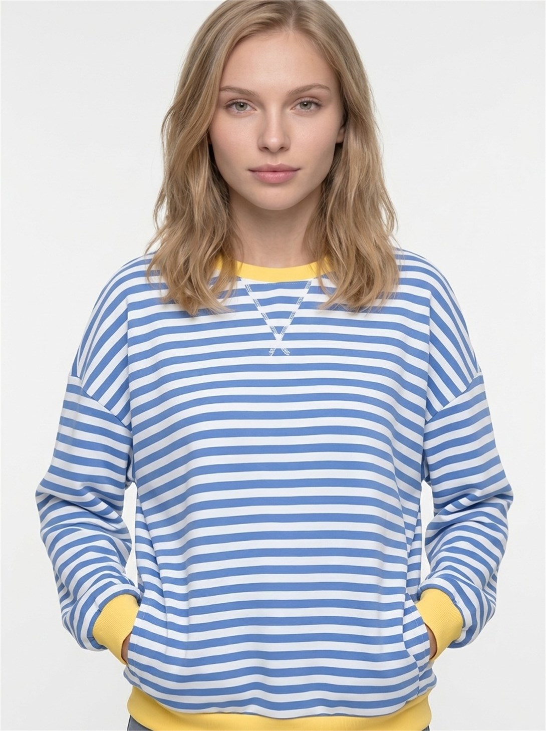 Kadın Çizgili Ribanalı Oversize Sweatshirt Mavi Beyaz