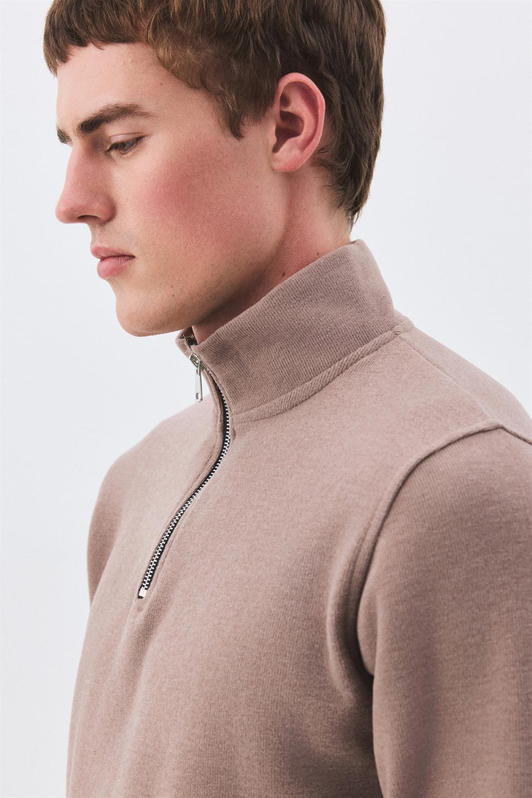 Erkek Standart Fit Pamuklu Selanik Kumaş Yarım Fermuarlı Dik Yaka Sweatshirt Camel