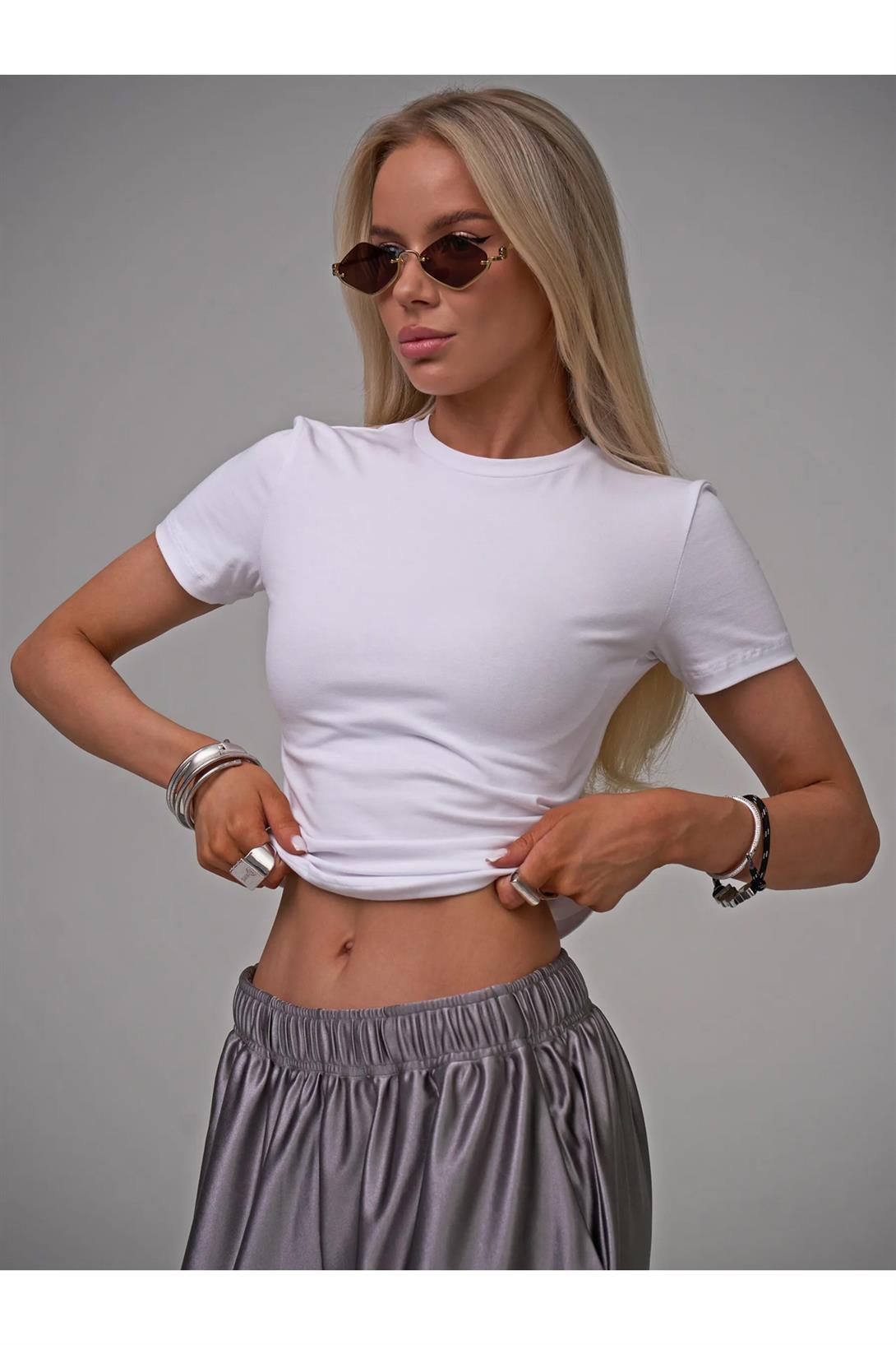 Kadın Slim Fit Basic Premium Kumaş Tshirt Beyaz