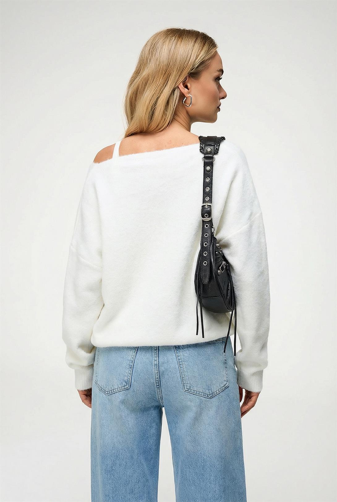 Kadın Oversize Yün Karışımlı Premium Kalp Nakışlı Hırka Kemik 6953