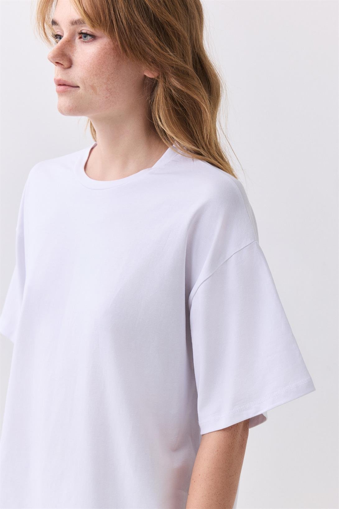 Kadın Pamuk Oversize Basic Tshirt Beyaz 5012