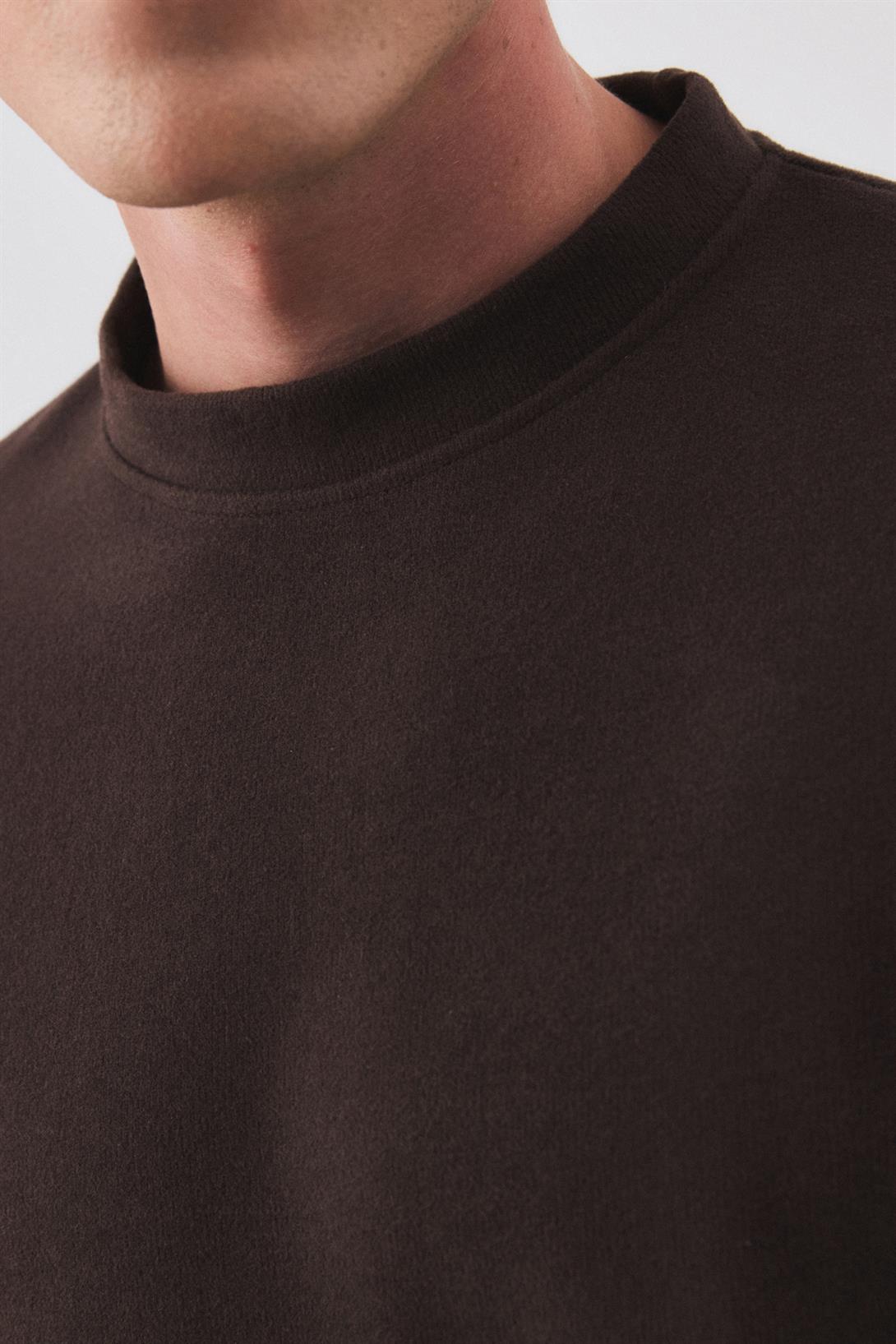 Erkek Slim Fit Pamuklu Selanik Kumaş Bisiklet Yaka Sweatshirt Kahverengi