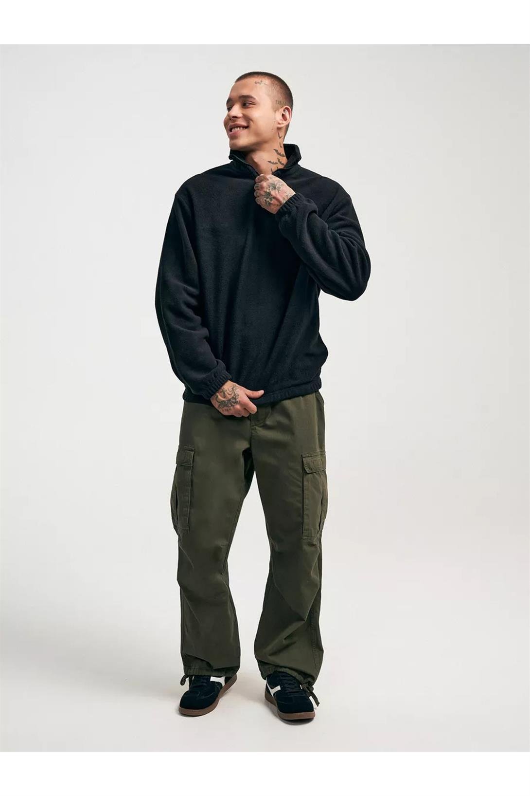 Unisex Relaxed Fit Yarım Fermuarlı Dik Yaka Sweatshirt Siyah 2052