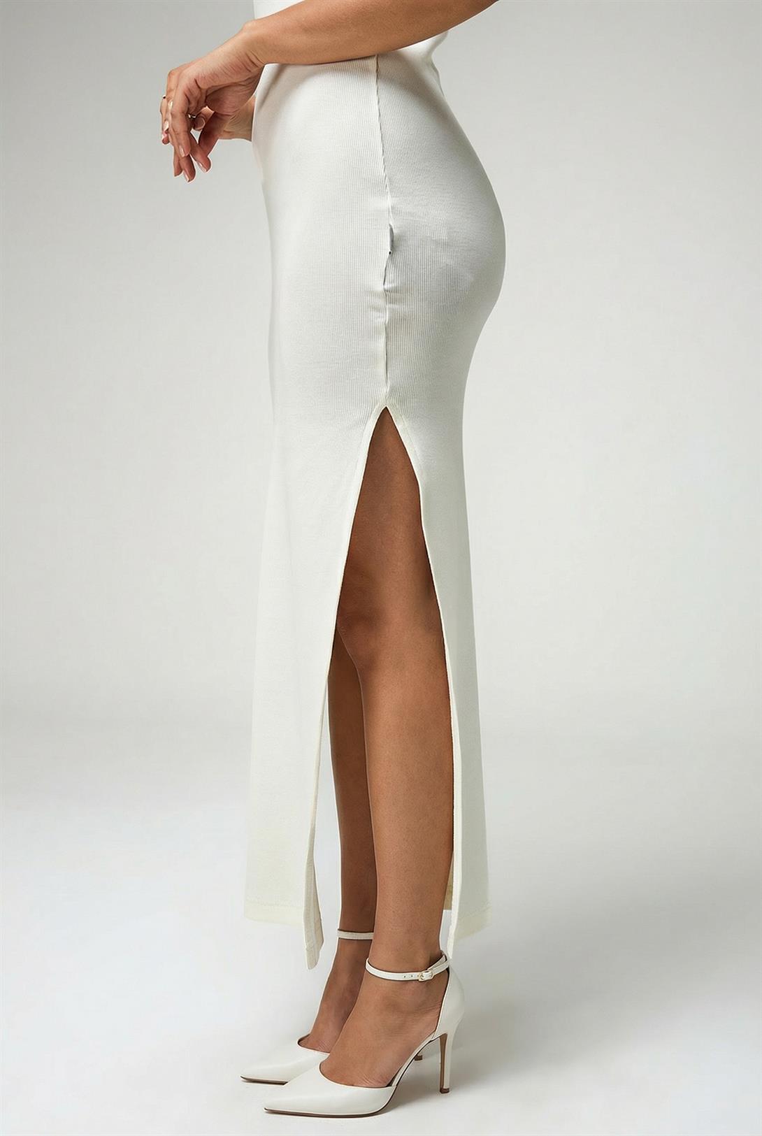 Kadın Yırtmaçlı Uzun Elbise Beyaz