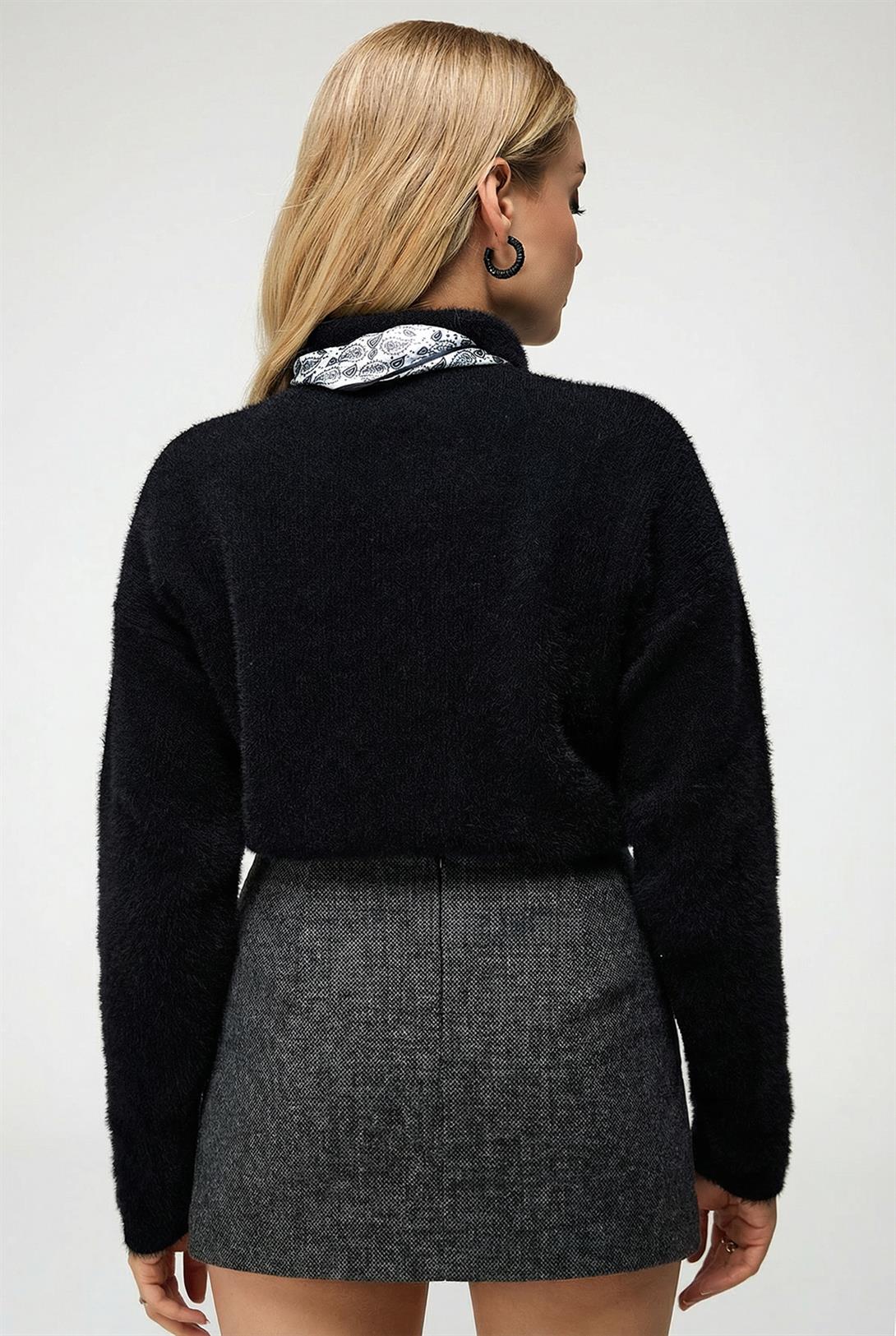 Kadın Fularlı Triko Kazak Siyah