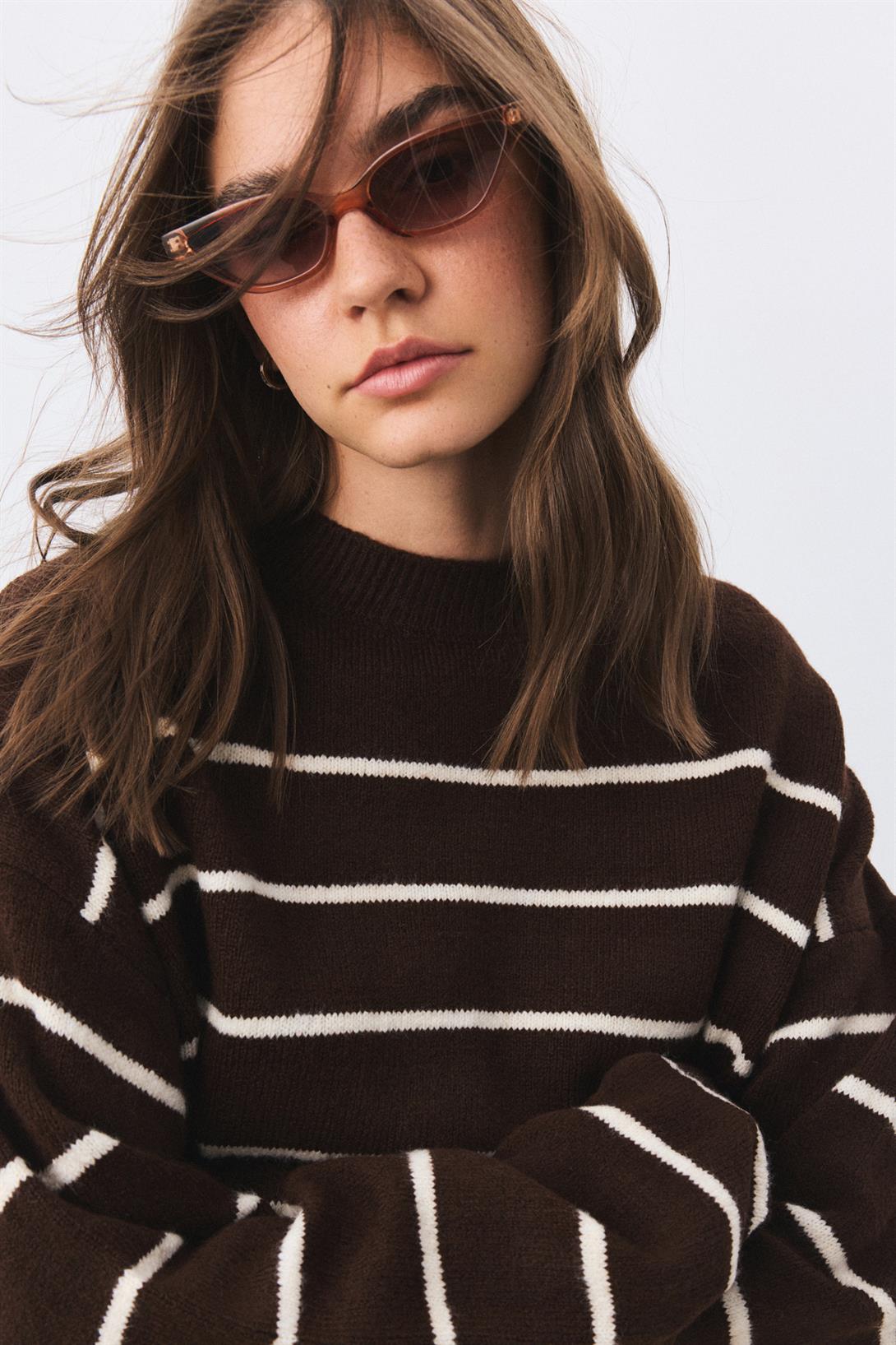 Kadın Salaş Yumuşak Dokulu Çizgili Triko Kazak Kahverengi 6944