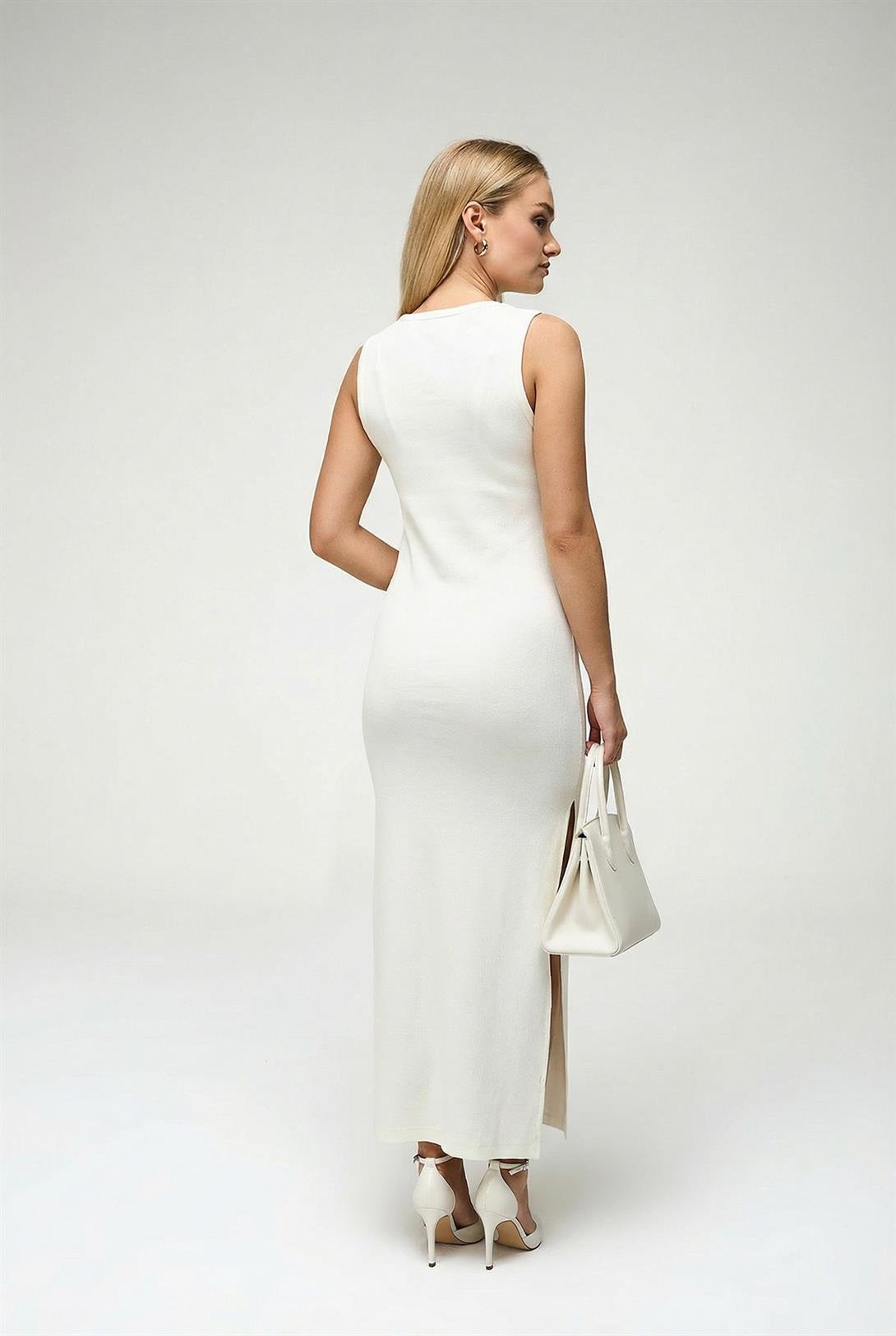 Kadın Yırtmaçlı Uzun Elbise Beyaz