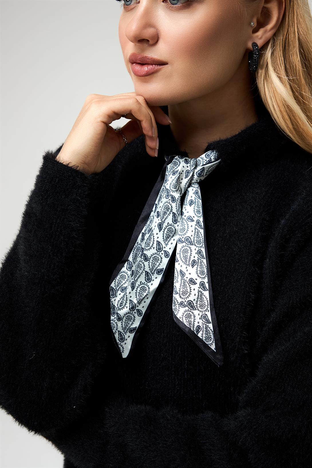 Kadın Fularlı Triko Kazak Siyah