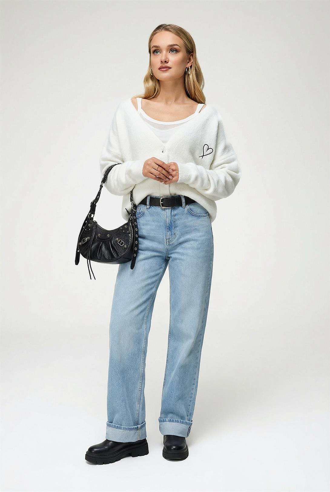 Kadın Oversize Yün Karışımlı Premium Kalp Nakışlı Hırka Kemik 6953