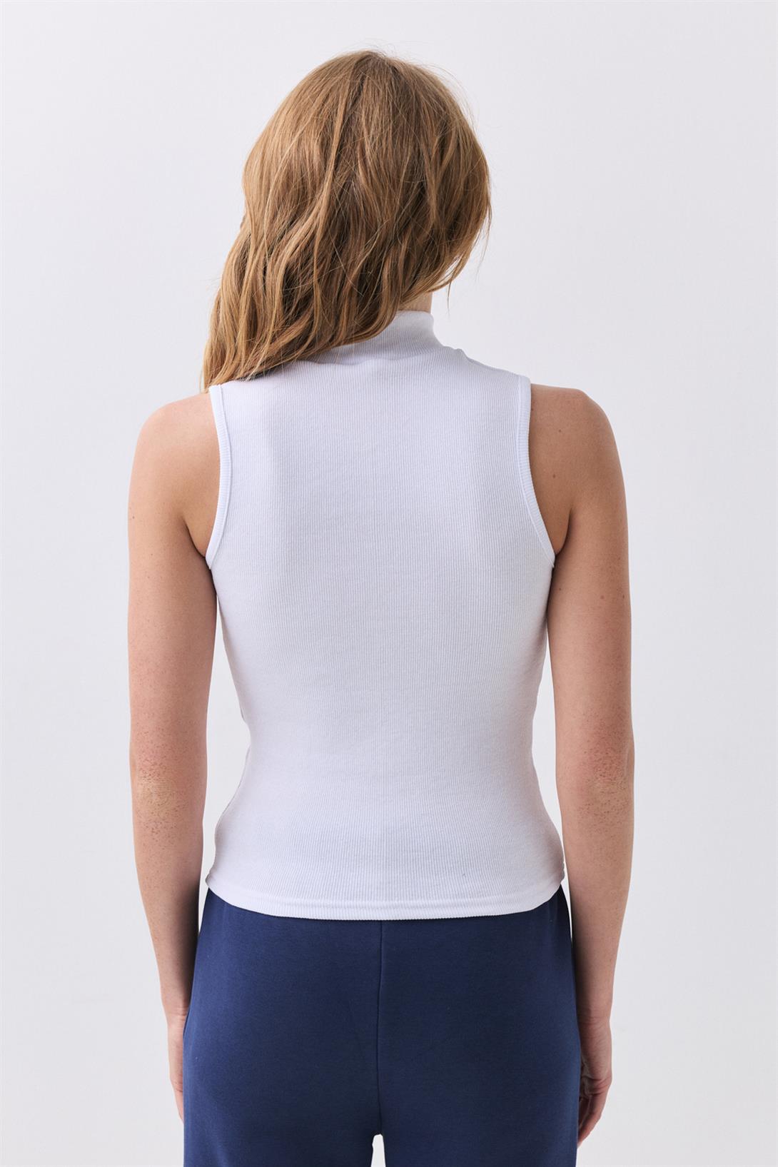 Kadın Balıkçı Yaka Kolsuz Bluz Beyaz 9020