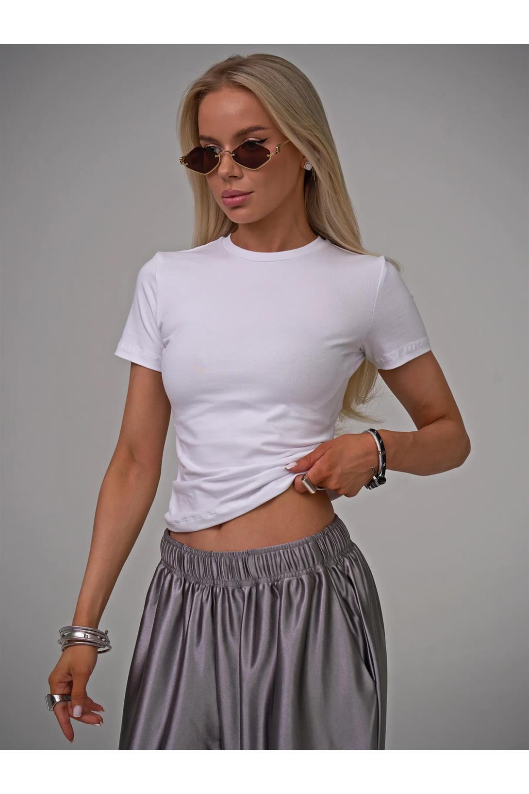 Kadın Slim Fit Basic Premium Kumaş Tshirt Beyaz
