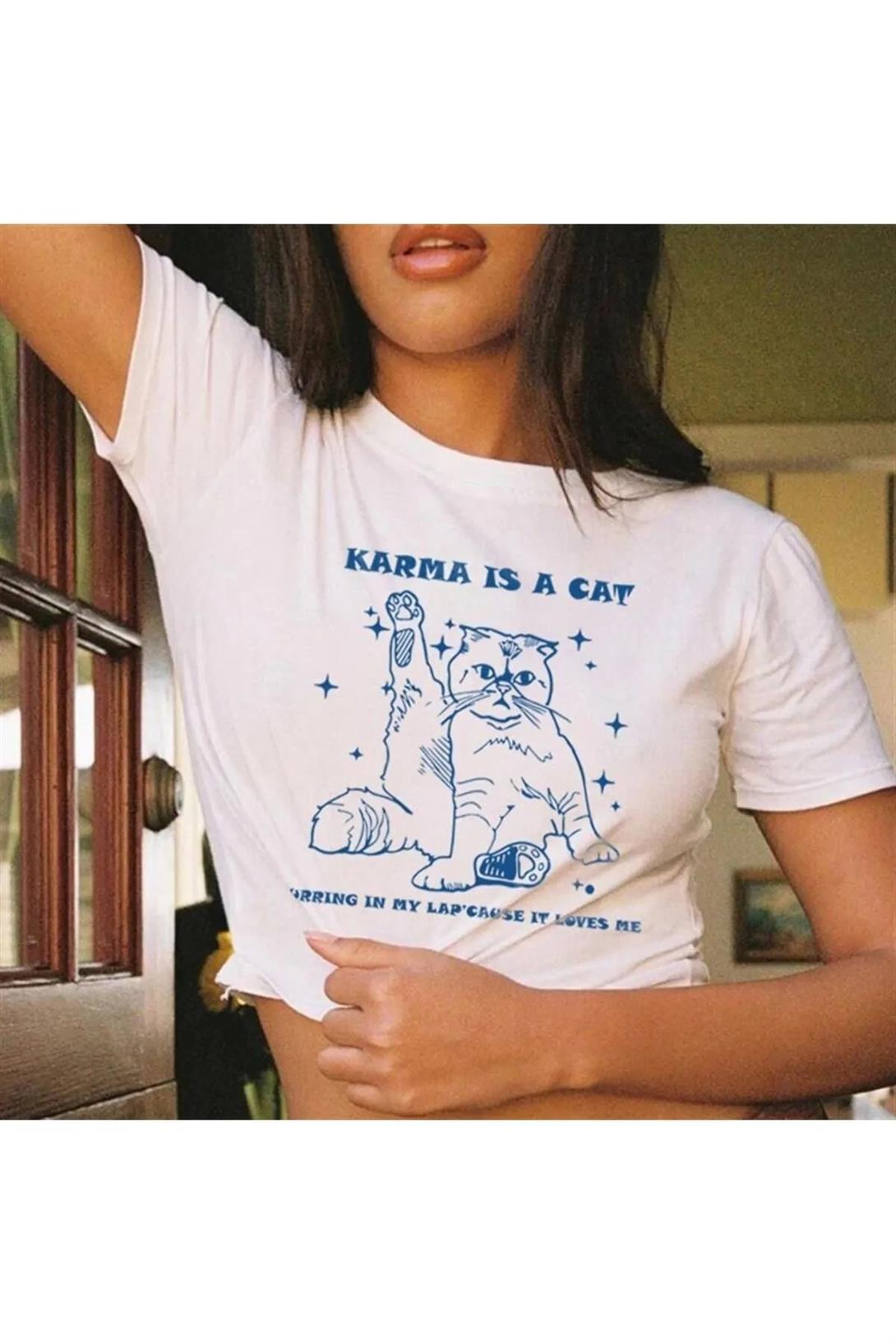 Kadın Karma is a Cat Crop Beyaz