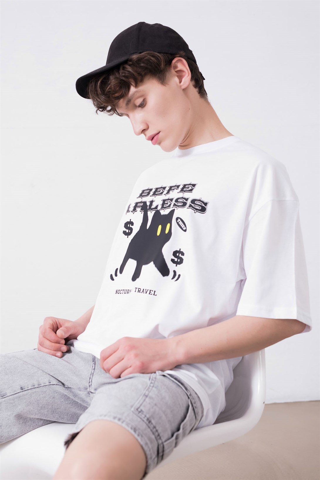 Trendiz Unisex Befearless Cat Beyaz Tshirt