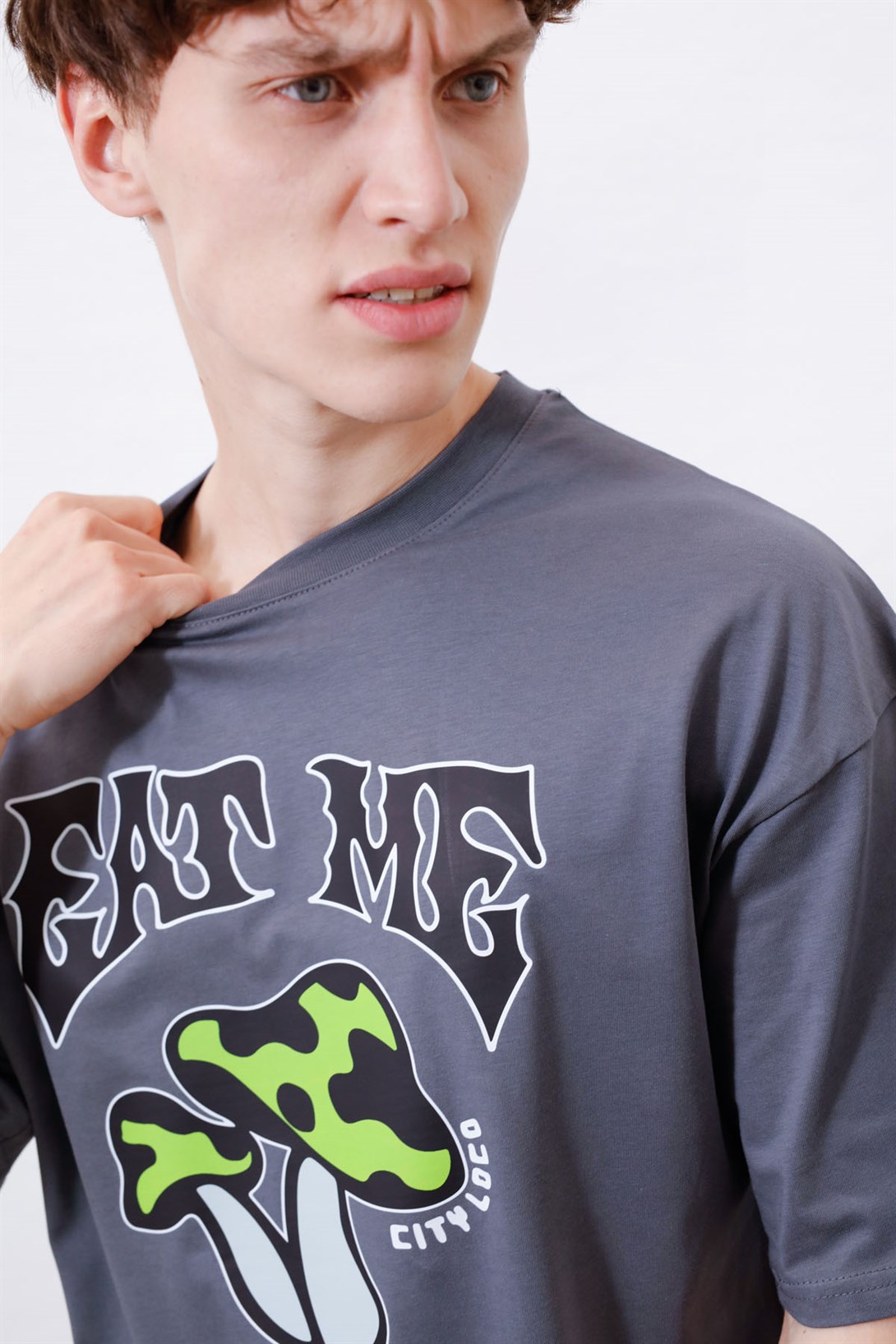Trendiz Unisex Eat Me Mushroom Antrasit Tshirt