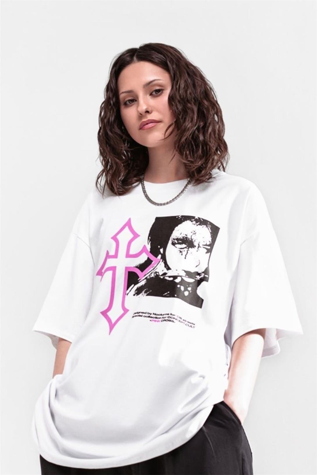 Trendiz Unisex Gothic Pembe Haç Tshirt Beyaz