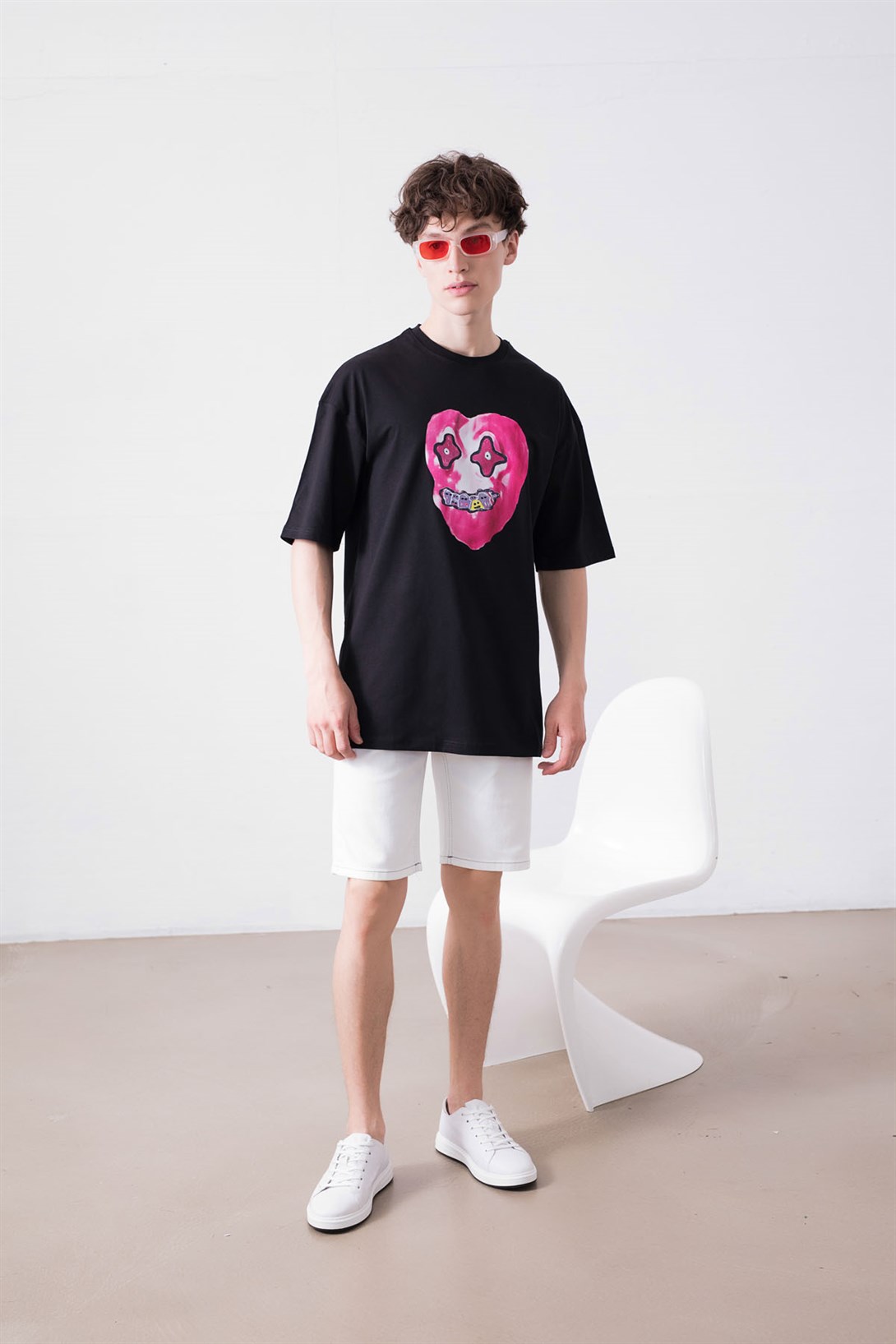 Trendiz Unisex Kalp Siyah Tshirt