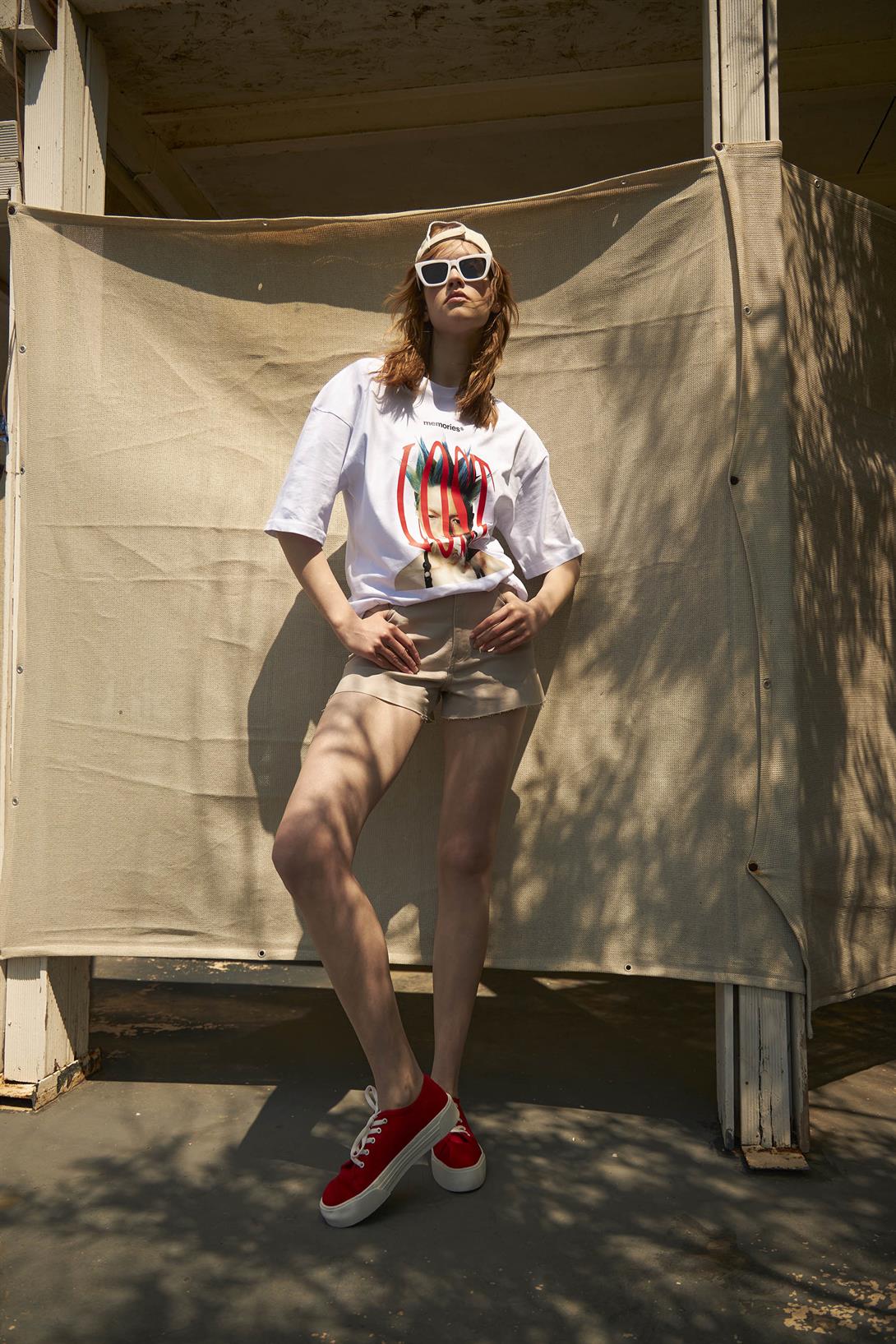 Trendiz Unisex Lost Memories Tshirt Beyaz