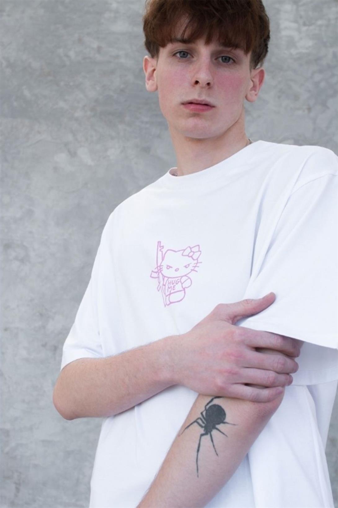 Trendiz Unisex Pembe Hug Me Hello Kitty Tshirt Beyaz