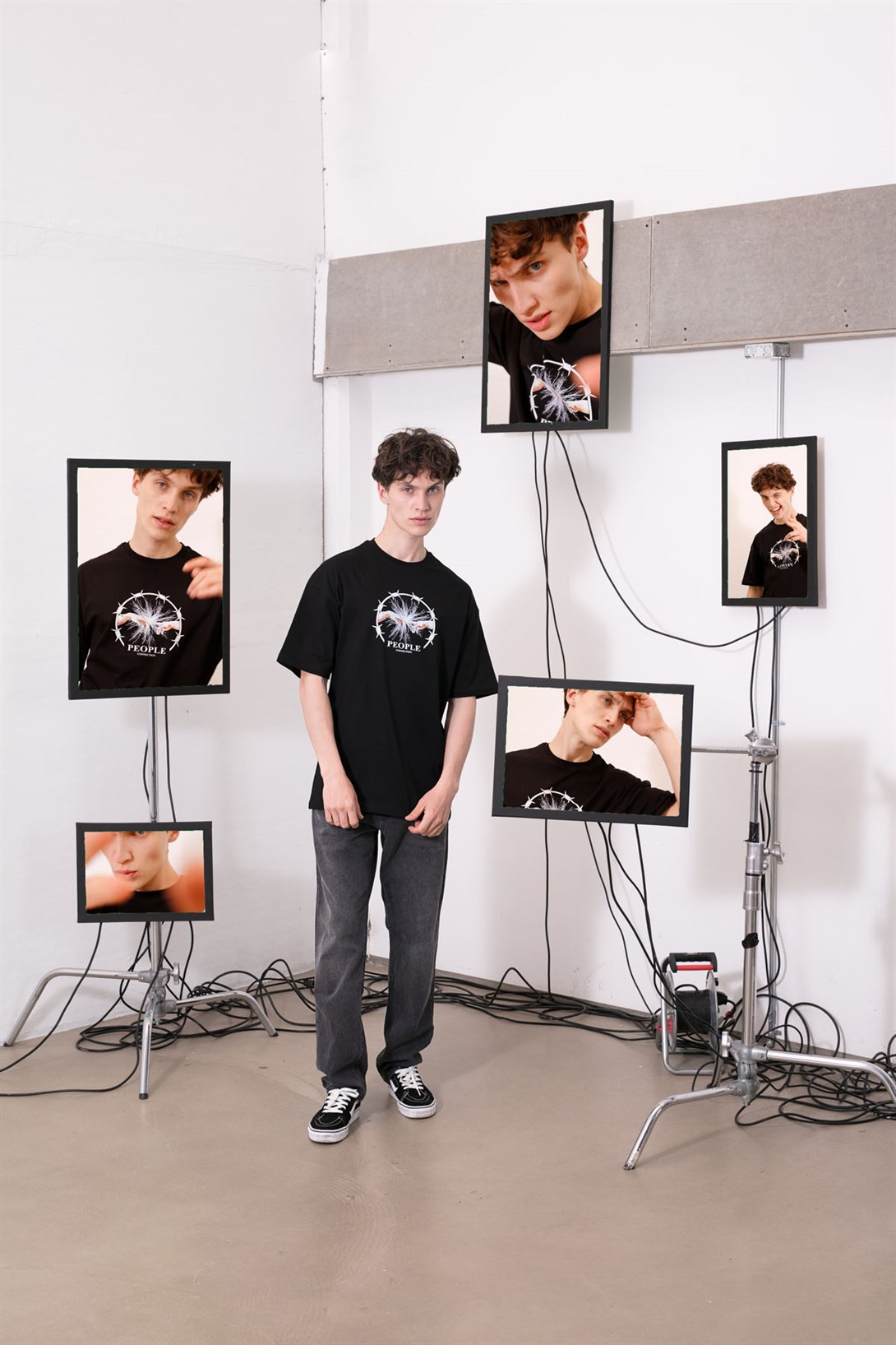 Trendiz Unisex People Connection Siyah Tshirt
