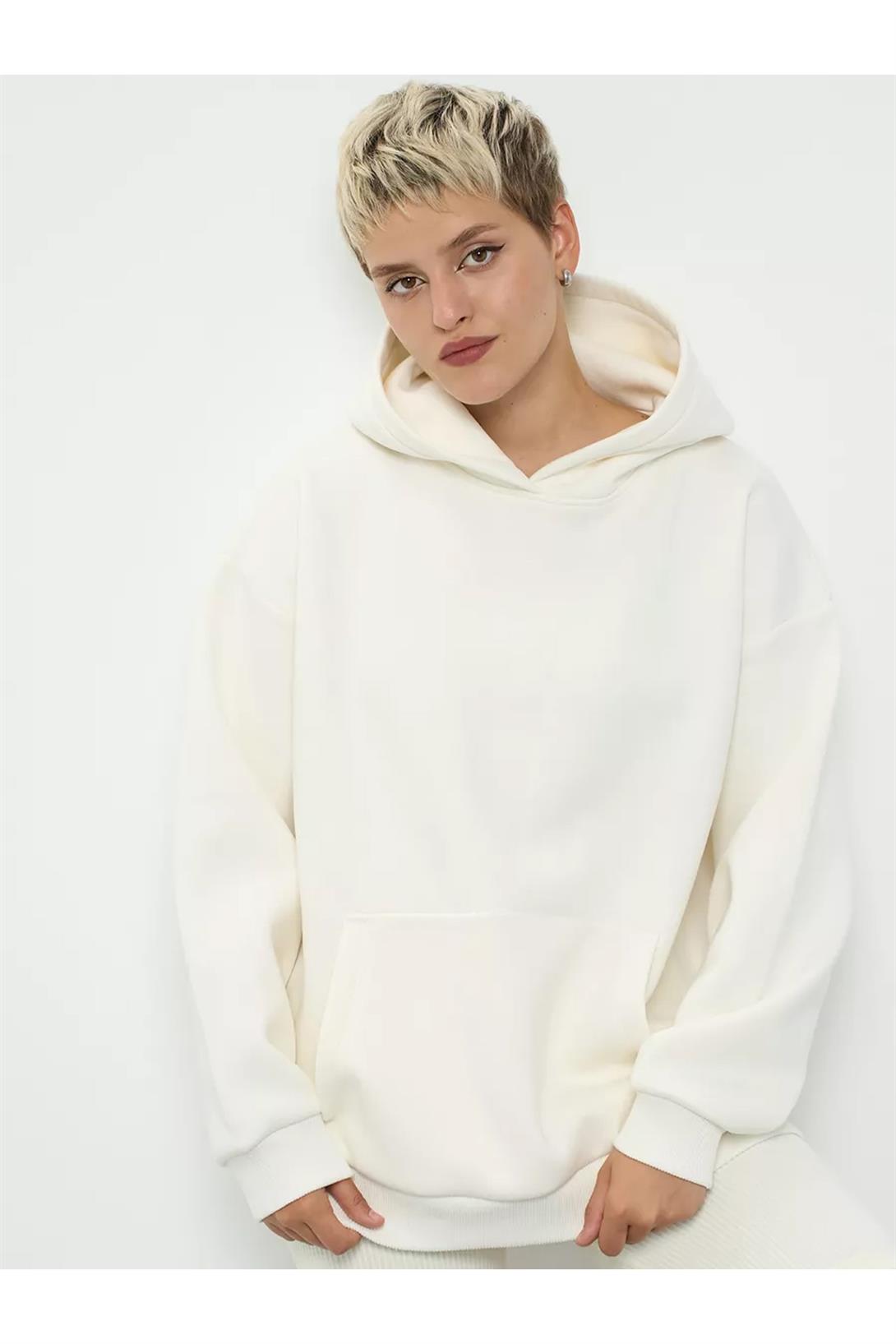 Unisex Moves With Love Sweatshirt Beyaz