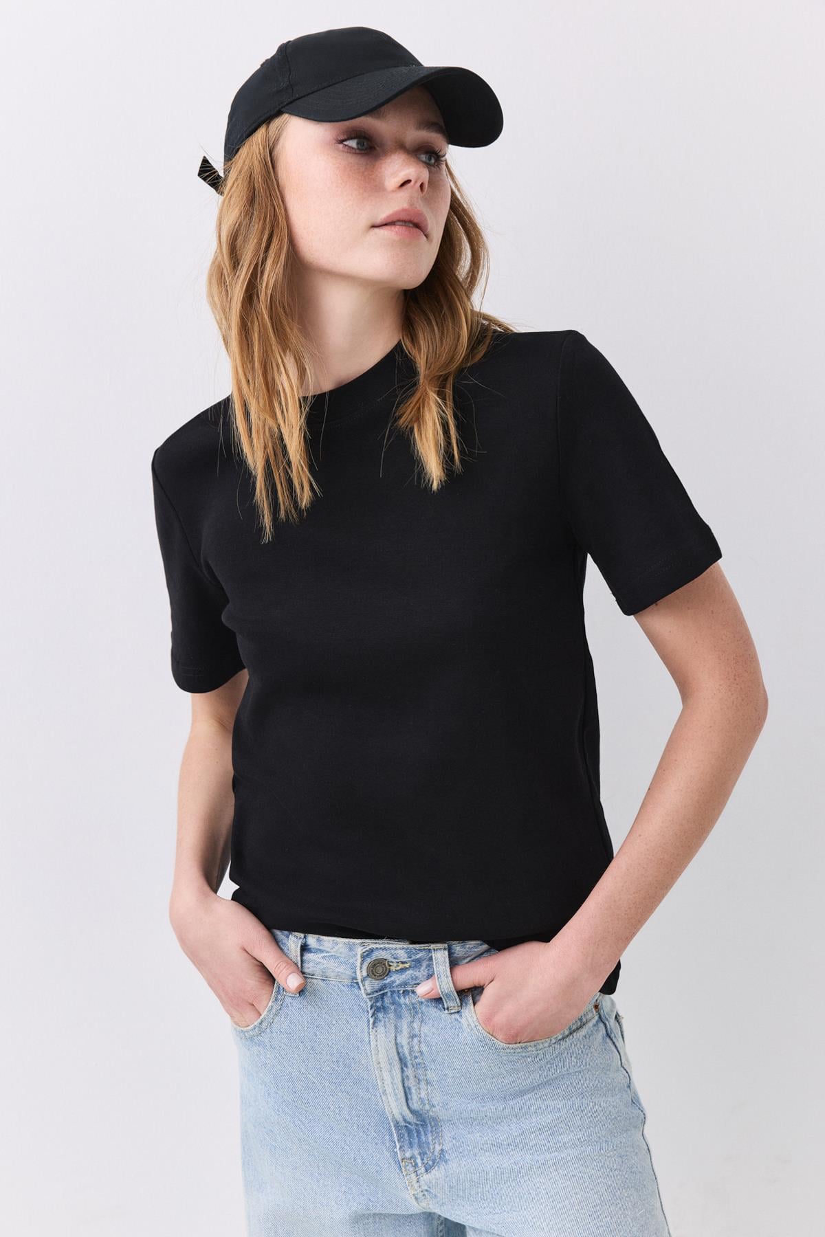 Kadın Slim Fit İnterlok Tshirt Siyah 6011