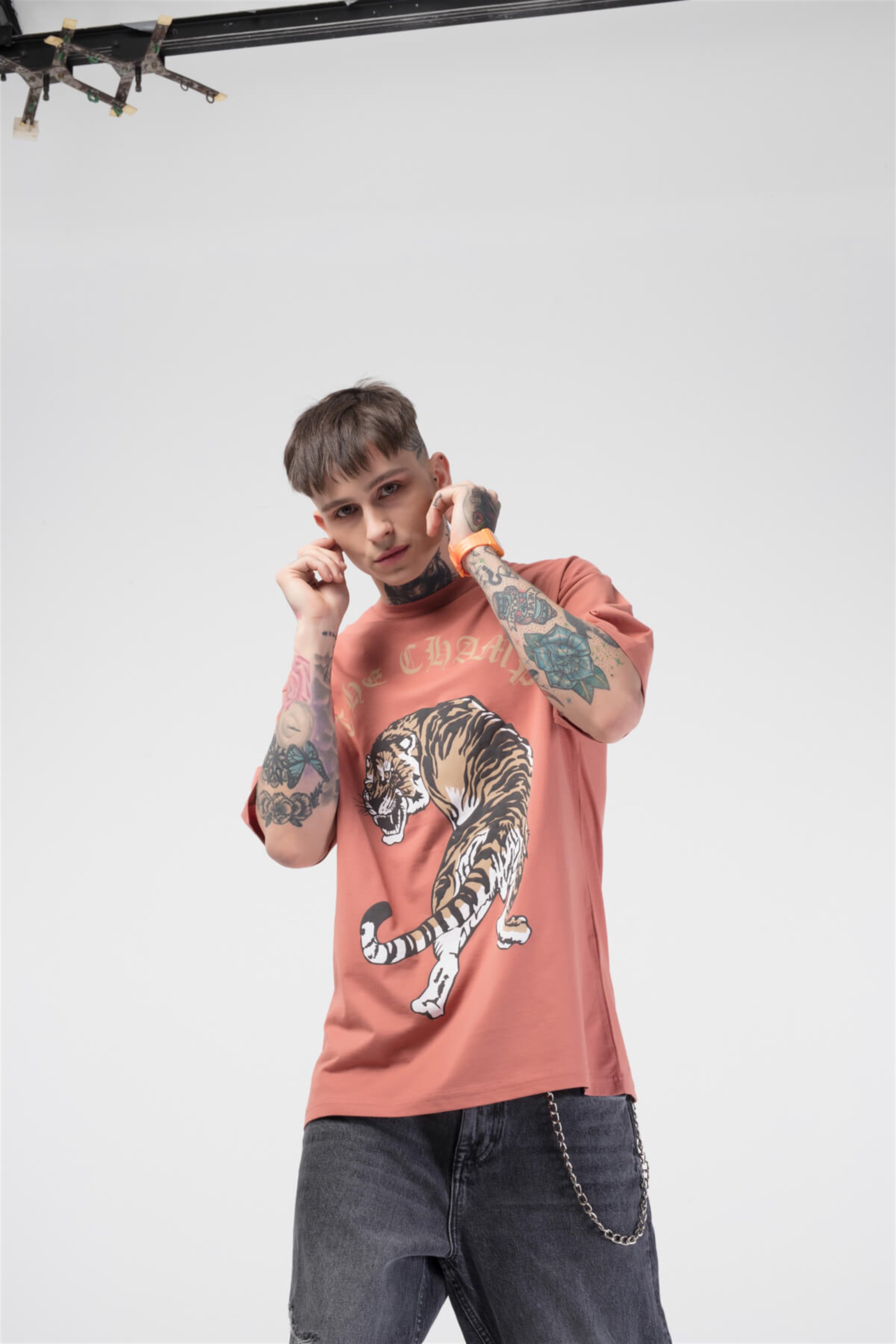 The Champ Tiger Unisex Tshirt Pembe